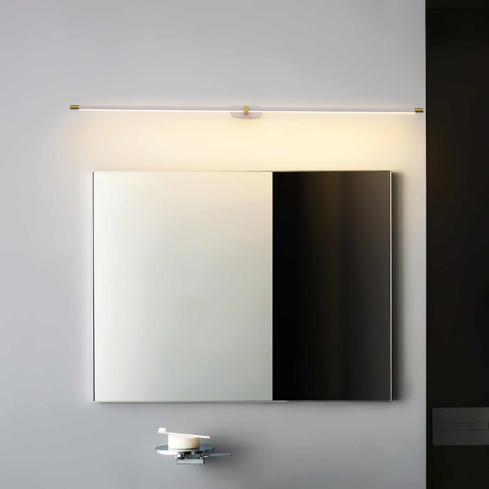 Minimalist Linear Plug-in Wall Lamp - Lumpaz