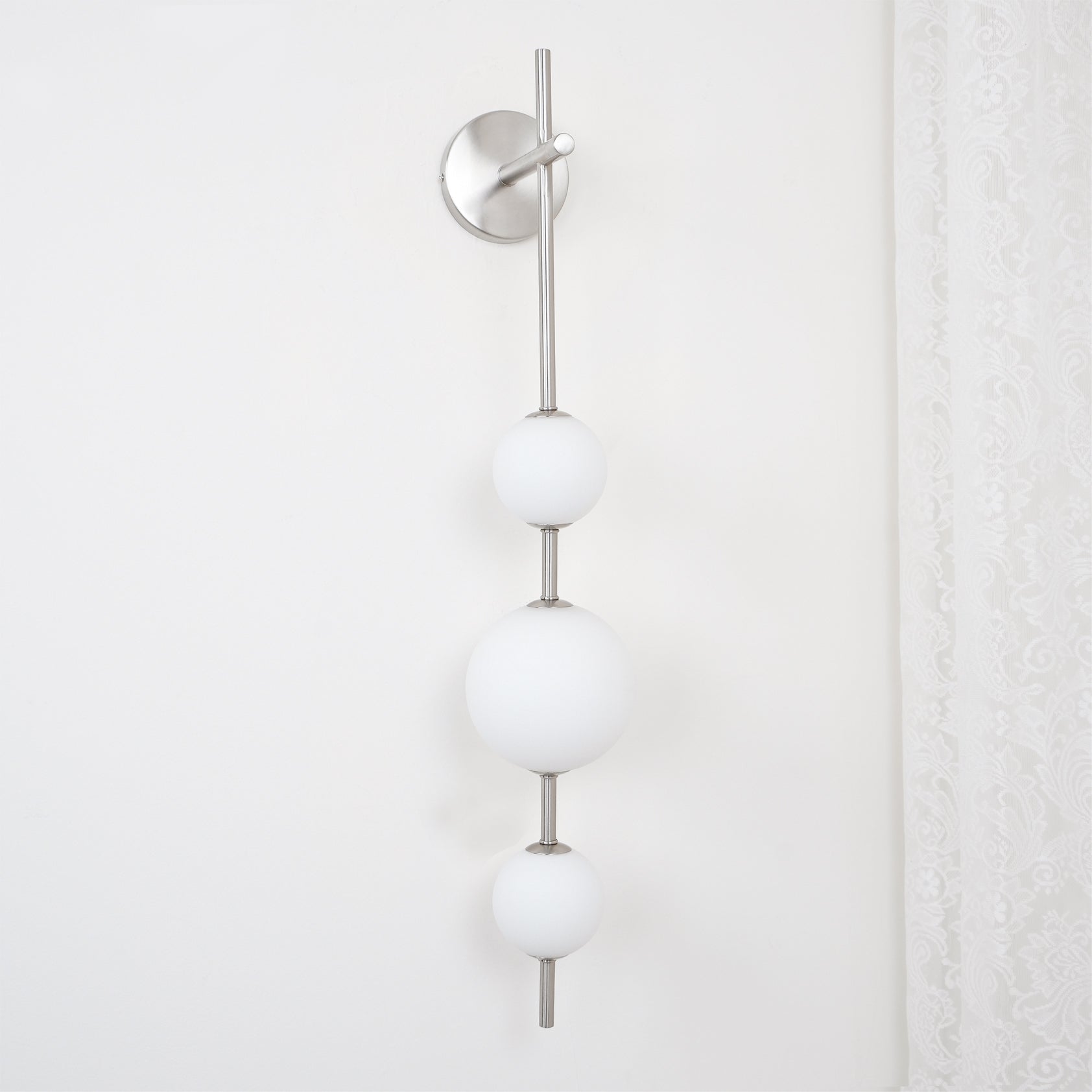 Vertical Globe Plug-in Wall Lamp - Lumpaz