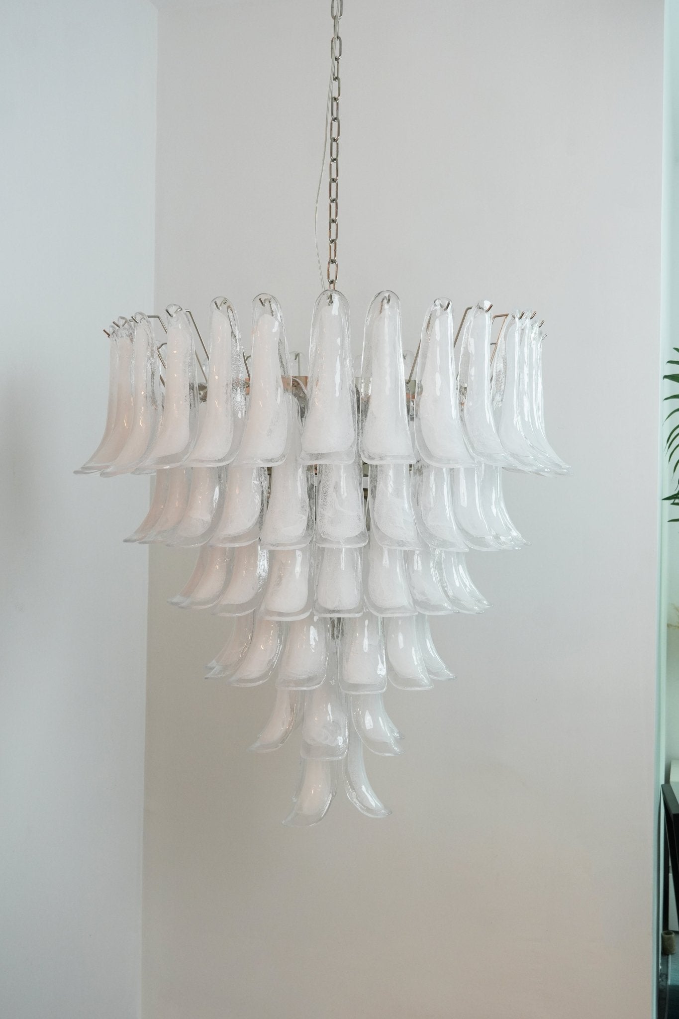Murano White Glass Petals Chandelier - Lumpaz