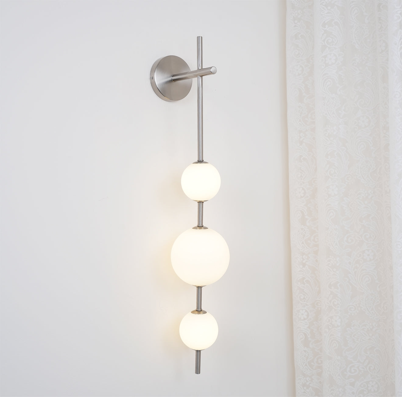 Vertical Globe Plug-in Wall Lamp - Lumpaz