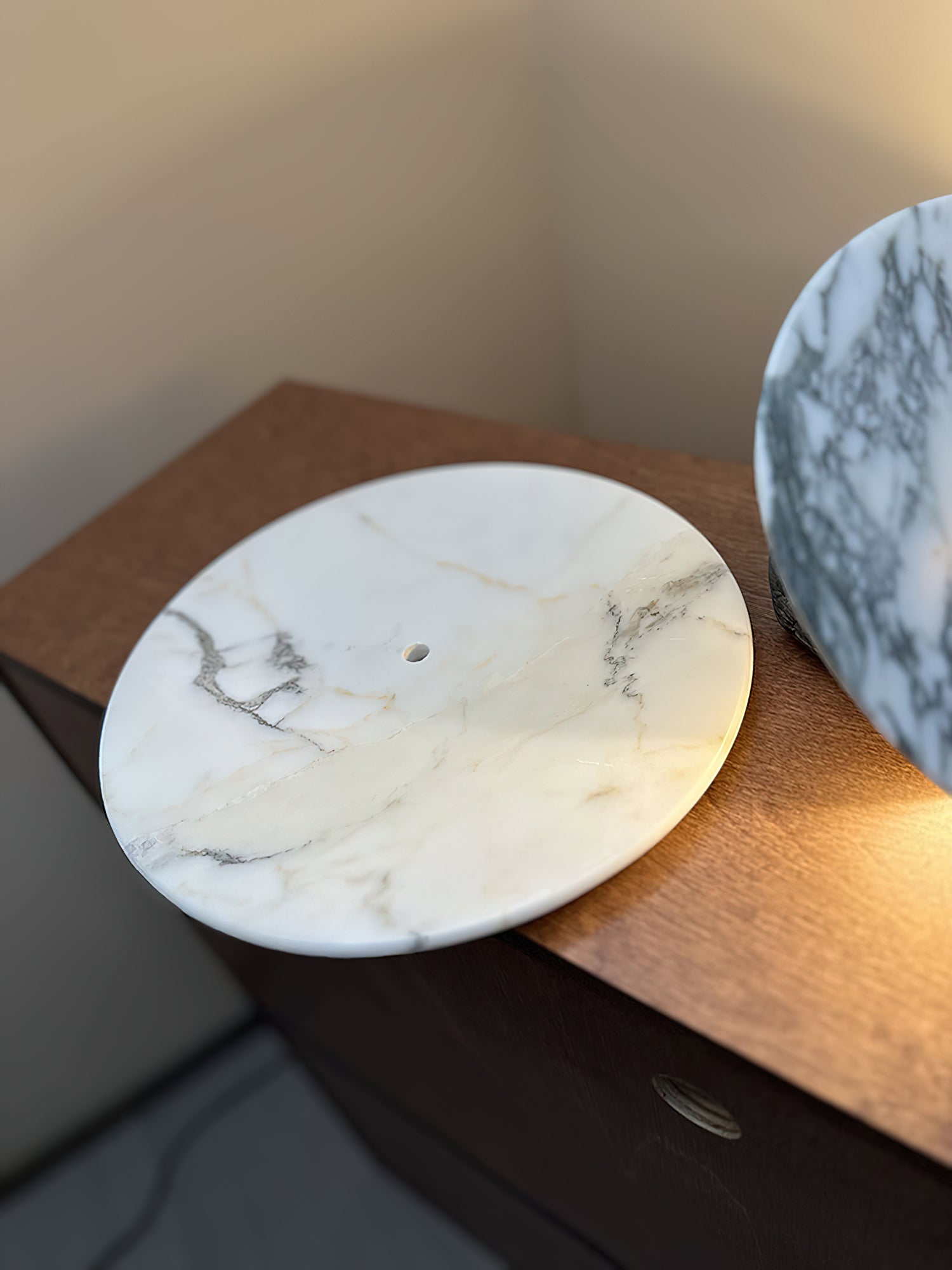 Messier Marble Rechargeable Wall Lamp - Lumpaz
