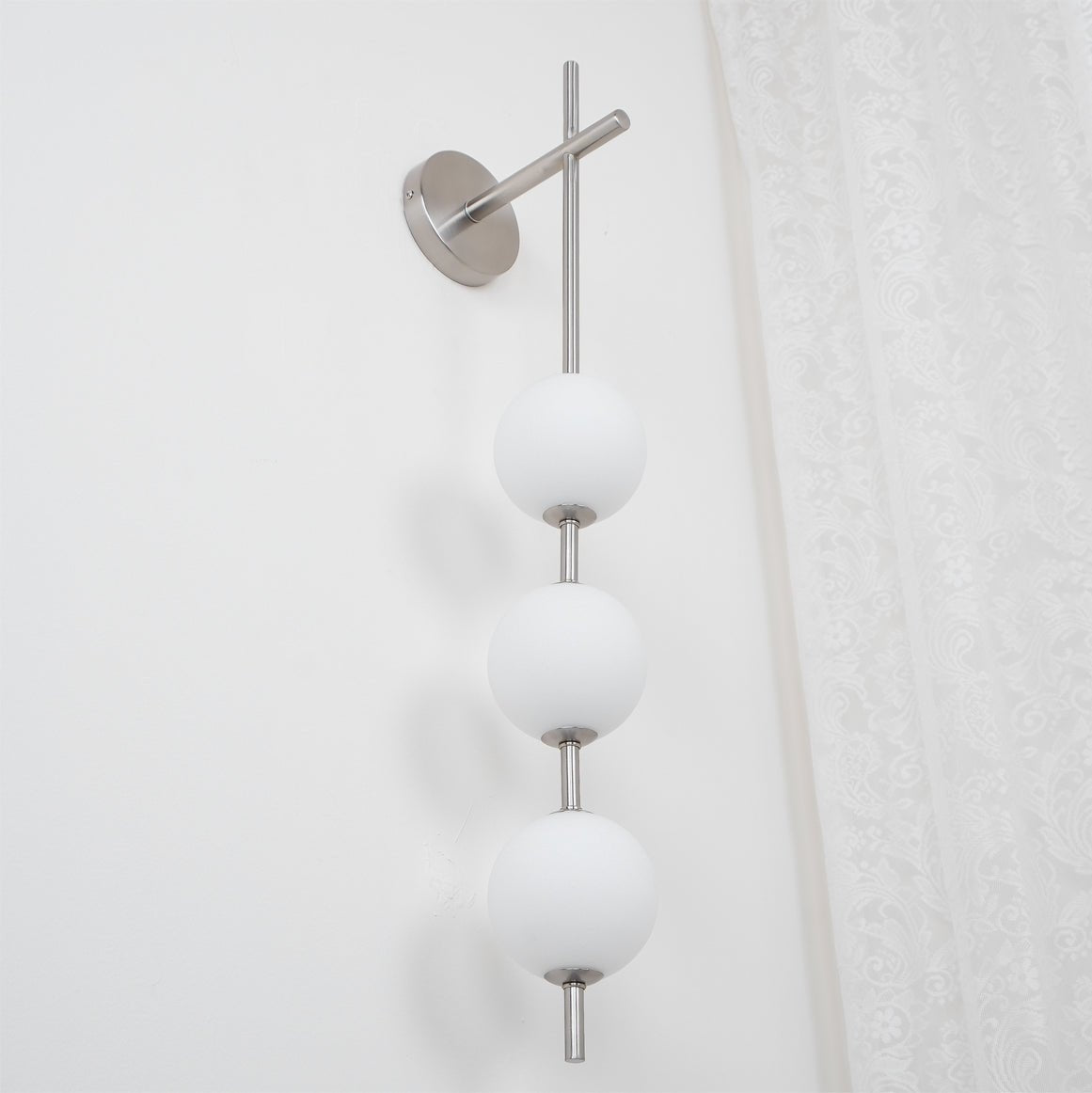 Vertical Globe Plug-in Wall Lamp - Lumpaz