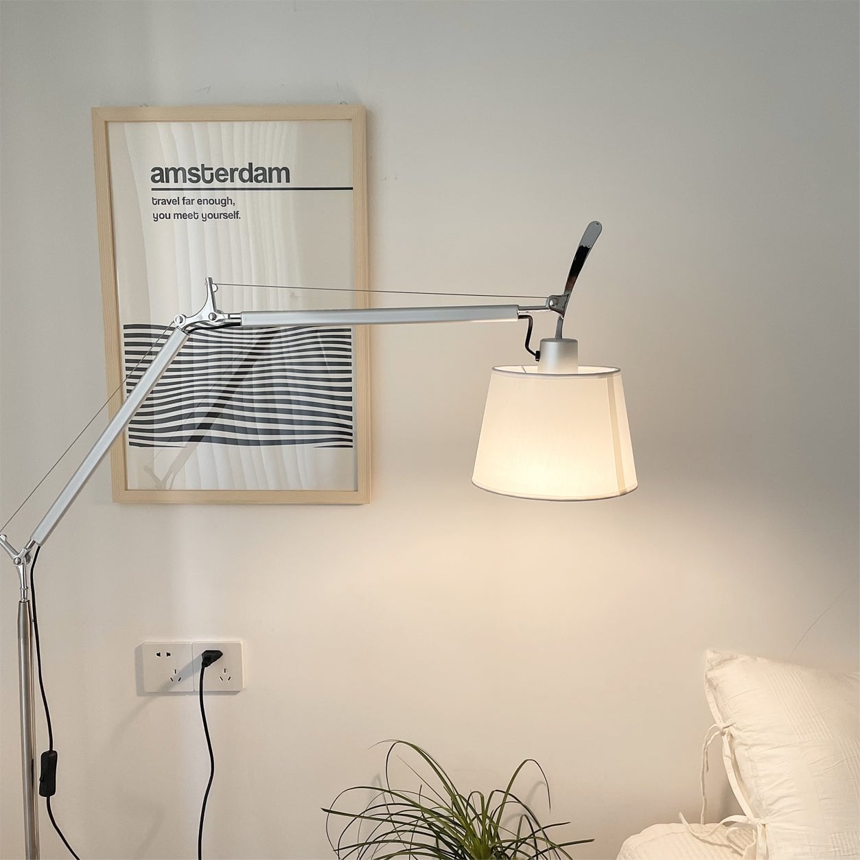 Rocker Modern Floor Lamp - Lumpaz