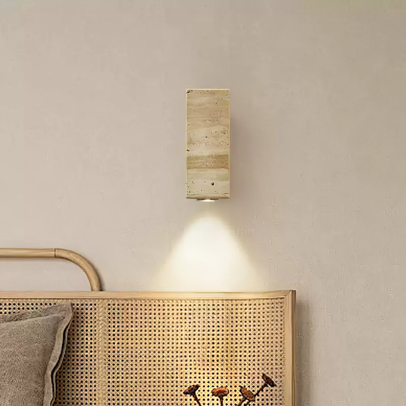 Blend Plug-in Wall Sconce - Lumpaz