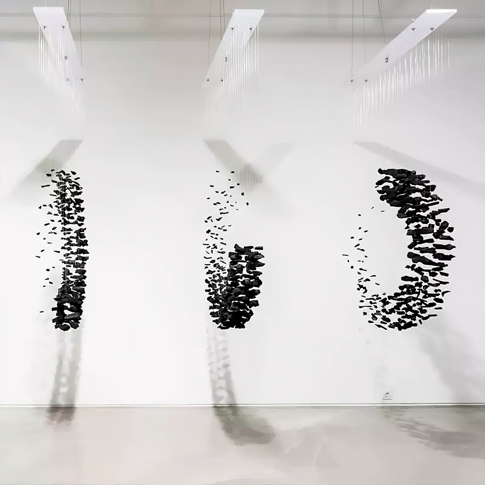 Charcoal Shape Hourglass Chandelier - Lumpaz