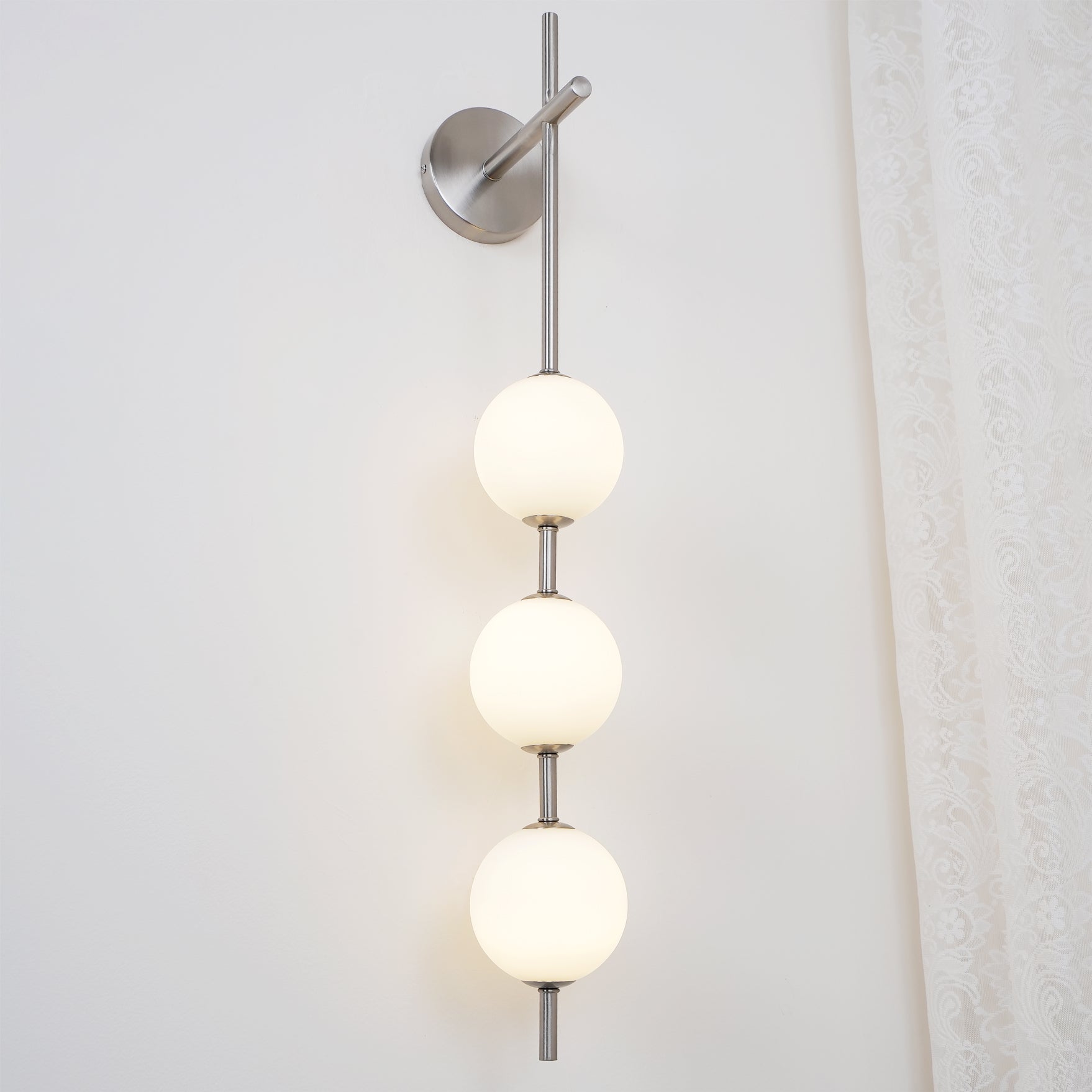 Vertical Globe Plug-in Wall Lamp - Lumpaz
