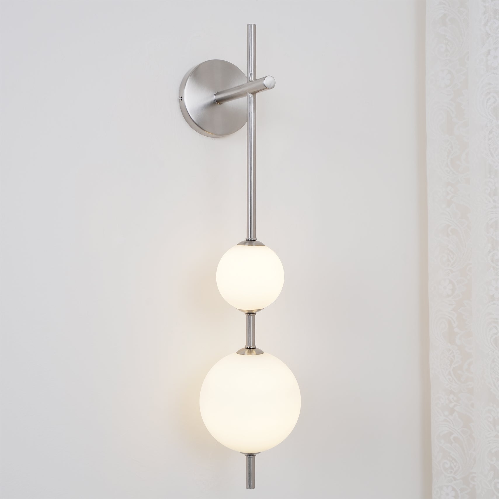 Vertical Globe Plug-in Wall Lamp - Lumpaz