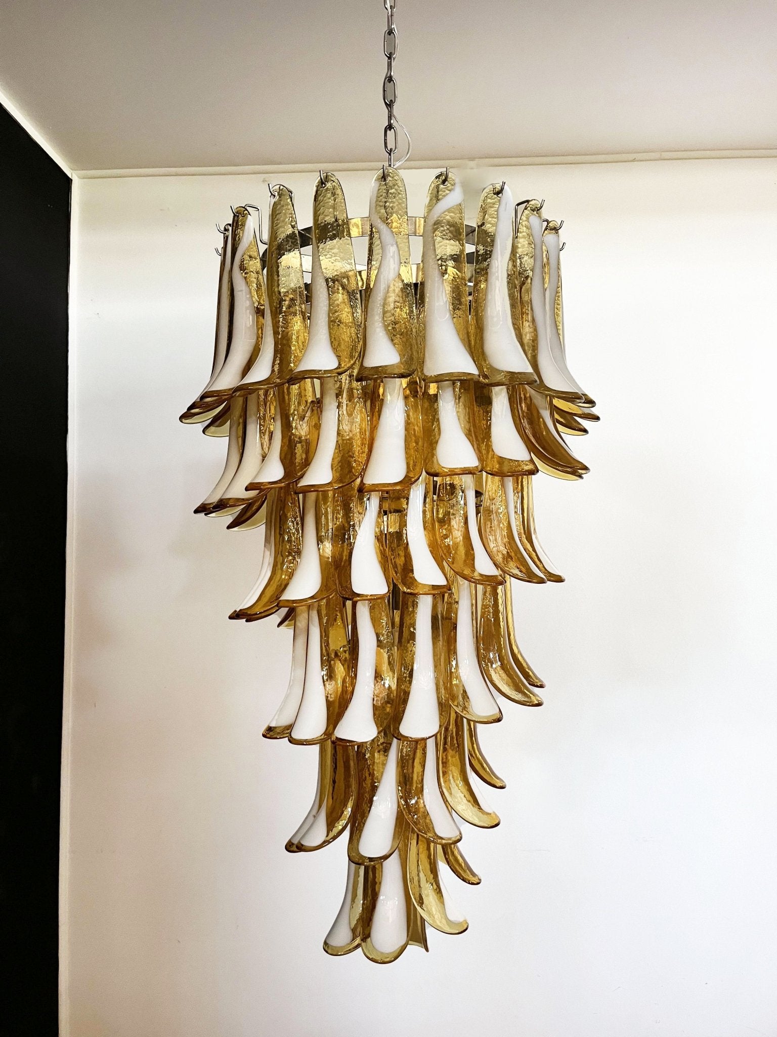 Murano Amber Petals Spiral Chandelier - Lumpaz