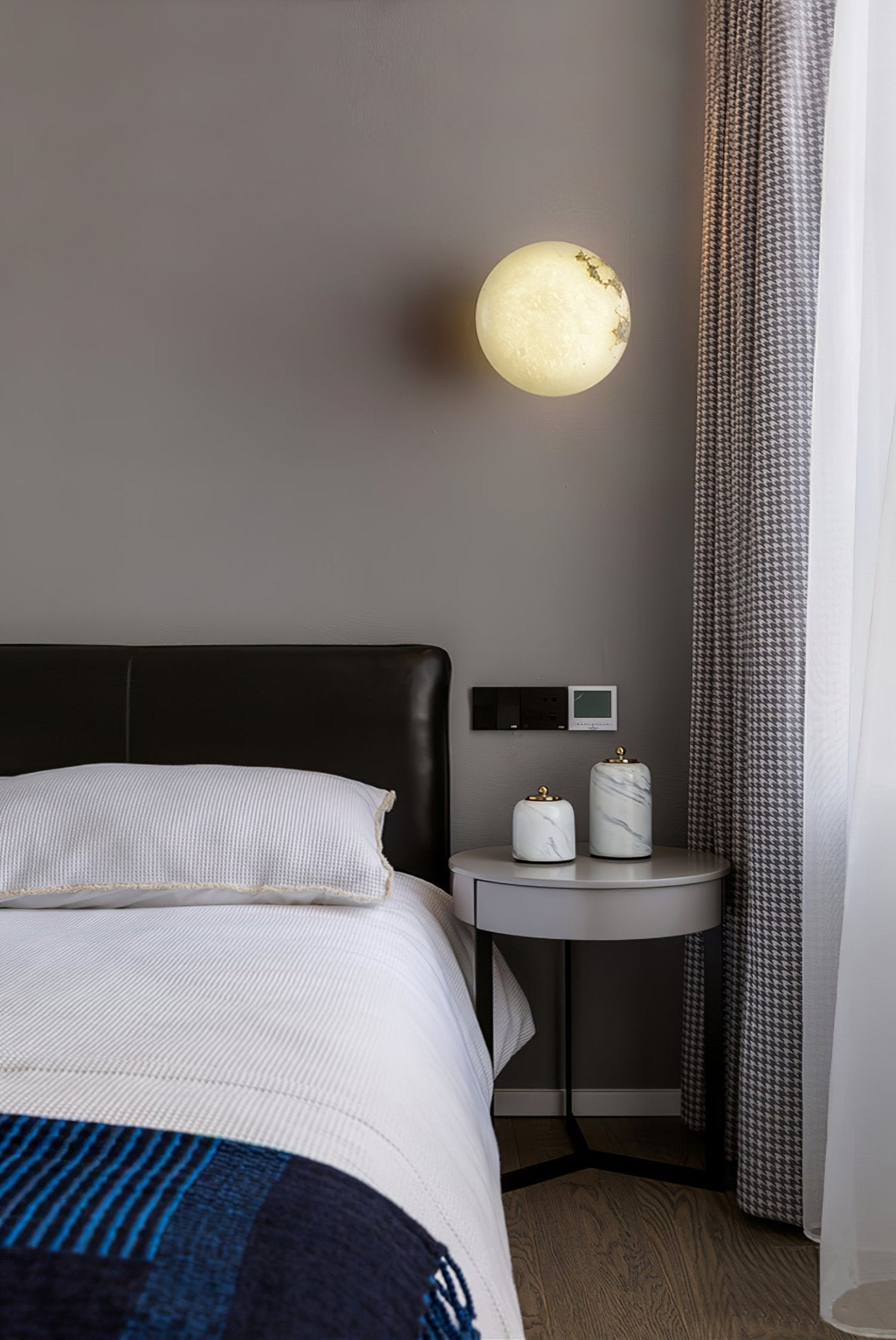 Alabaster Oval Ceiling Lamp - Lumpaz