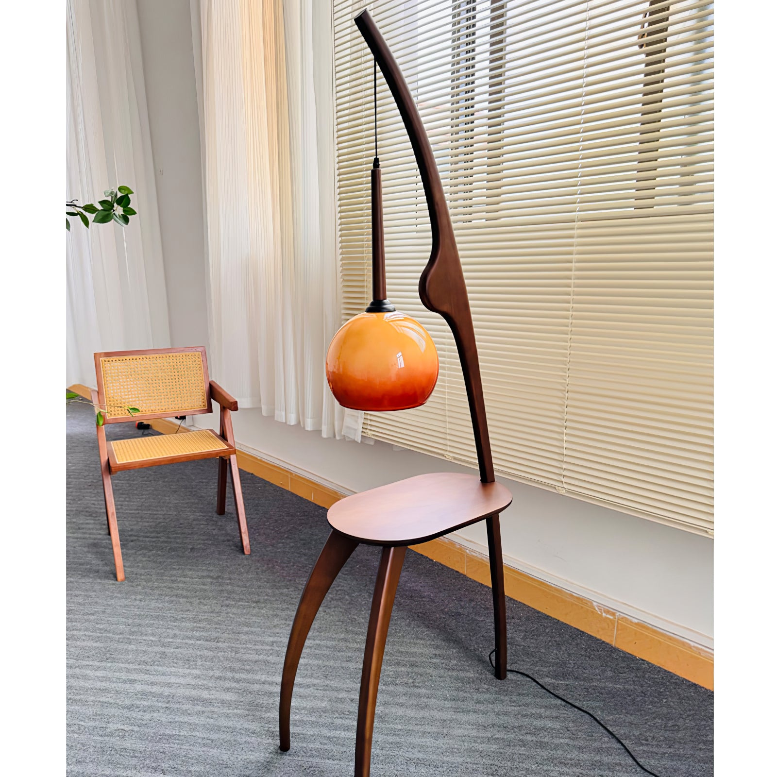 Curved Mantis Arm Floor Lamp - Lumpaz