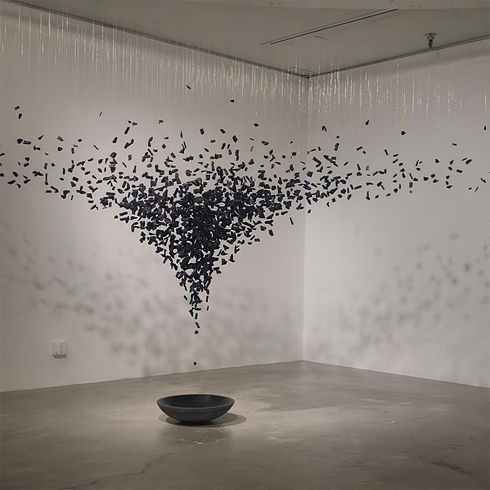 Charcoal Shape O Chandelier - Lumpaz