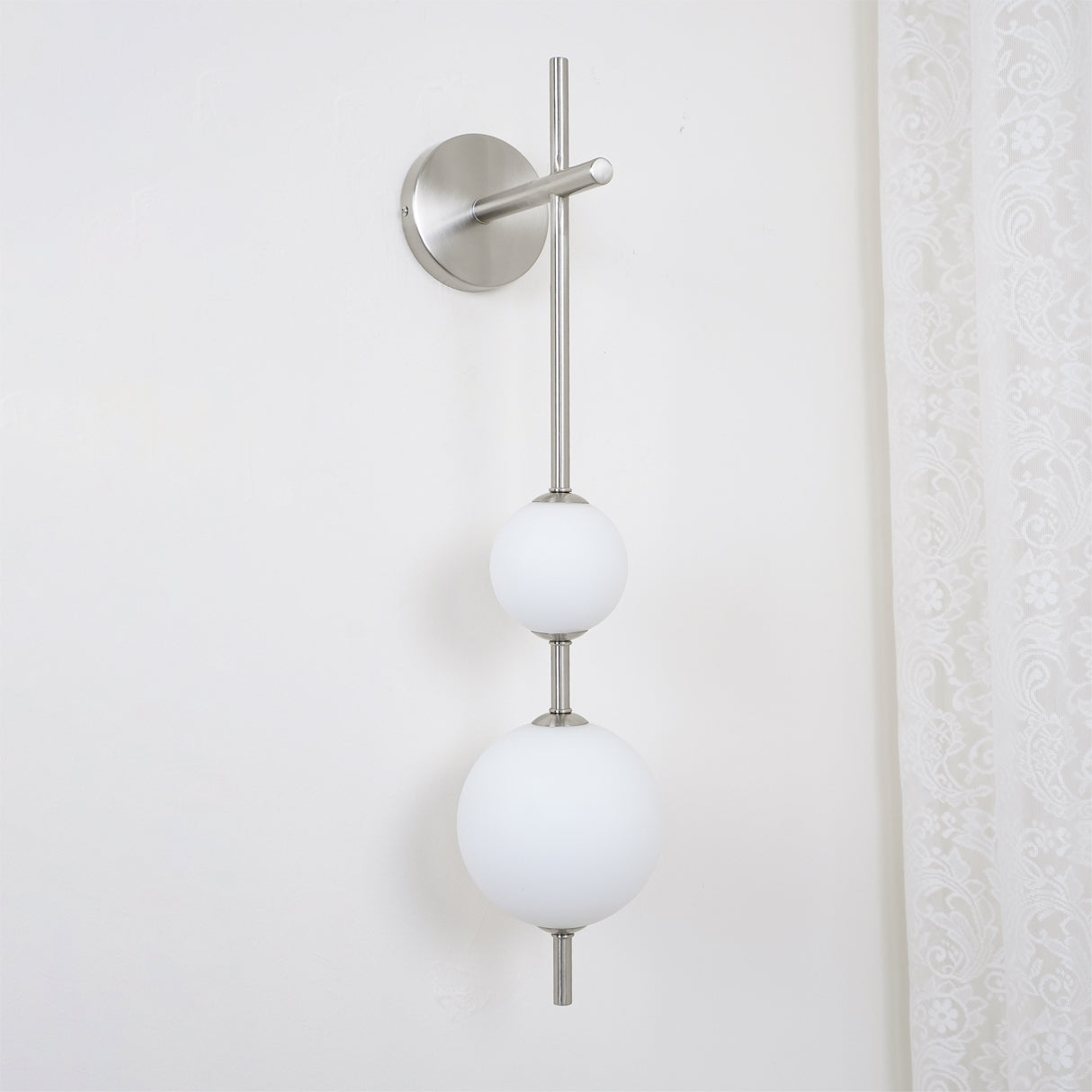 Vertical Globe Plug-in Wall Lamp - Lumpaz
