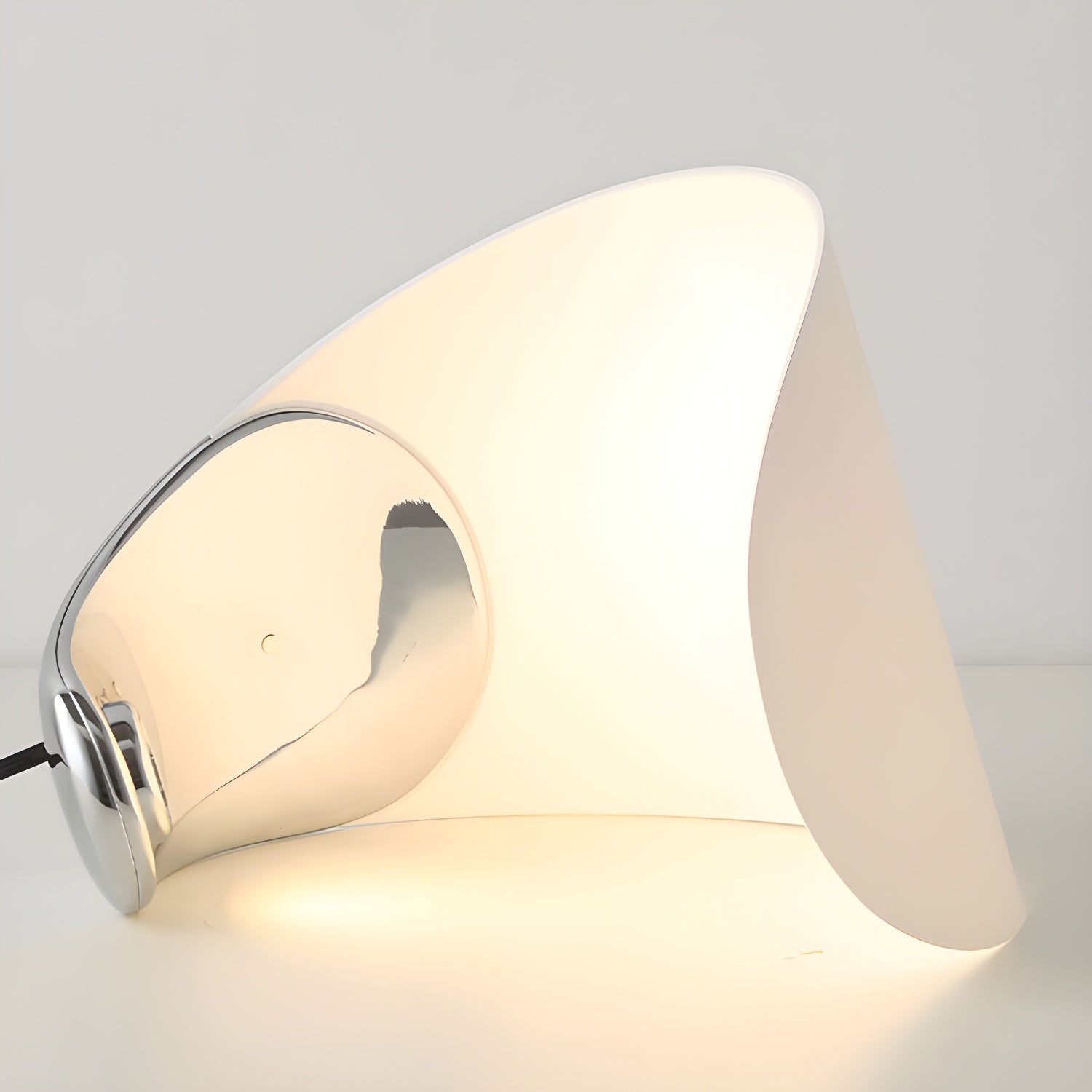 Luna Flow Table Lamp - Lumpaz