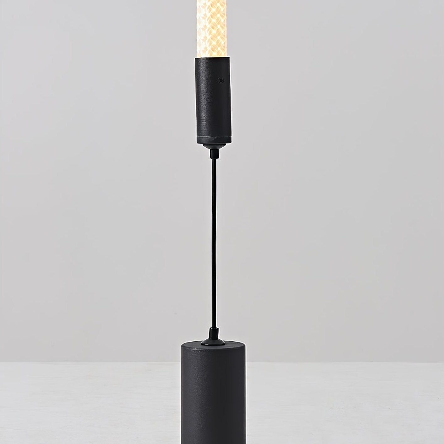 Silas Vertical Pendant Light - Lumpaz