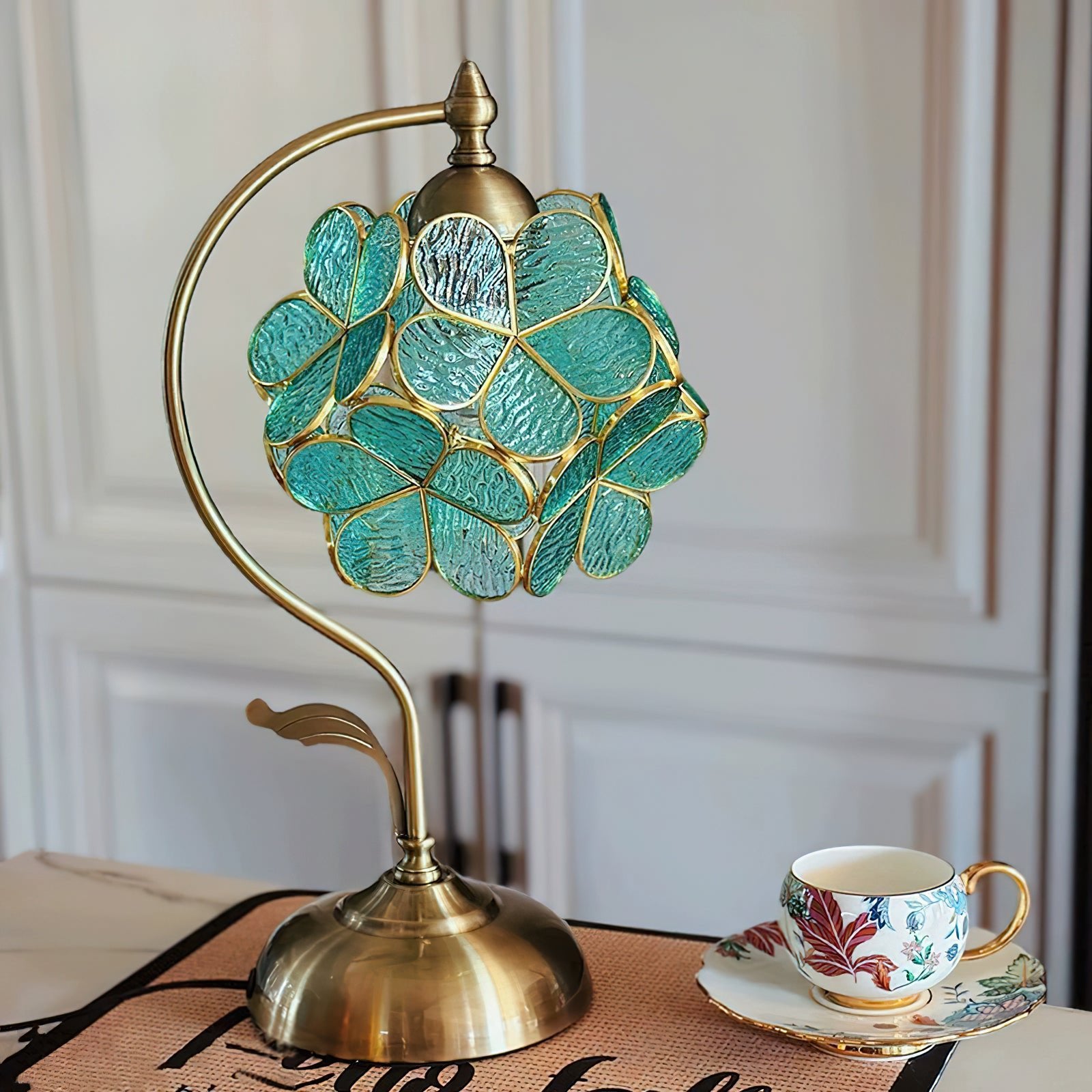 Aurelia Leaf Table Lamp - Lumpaz