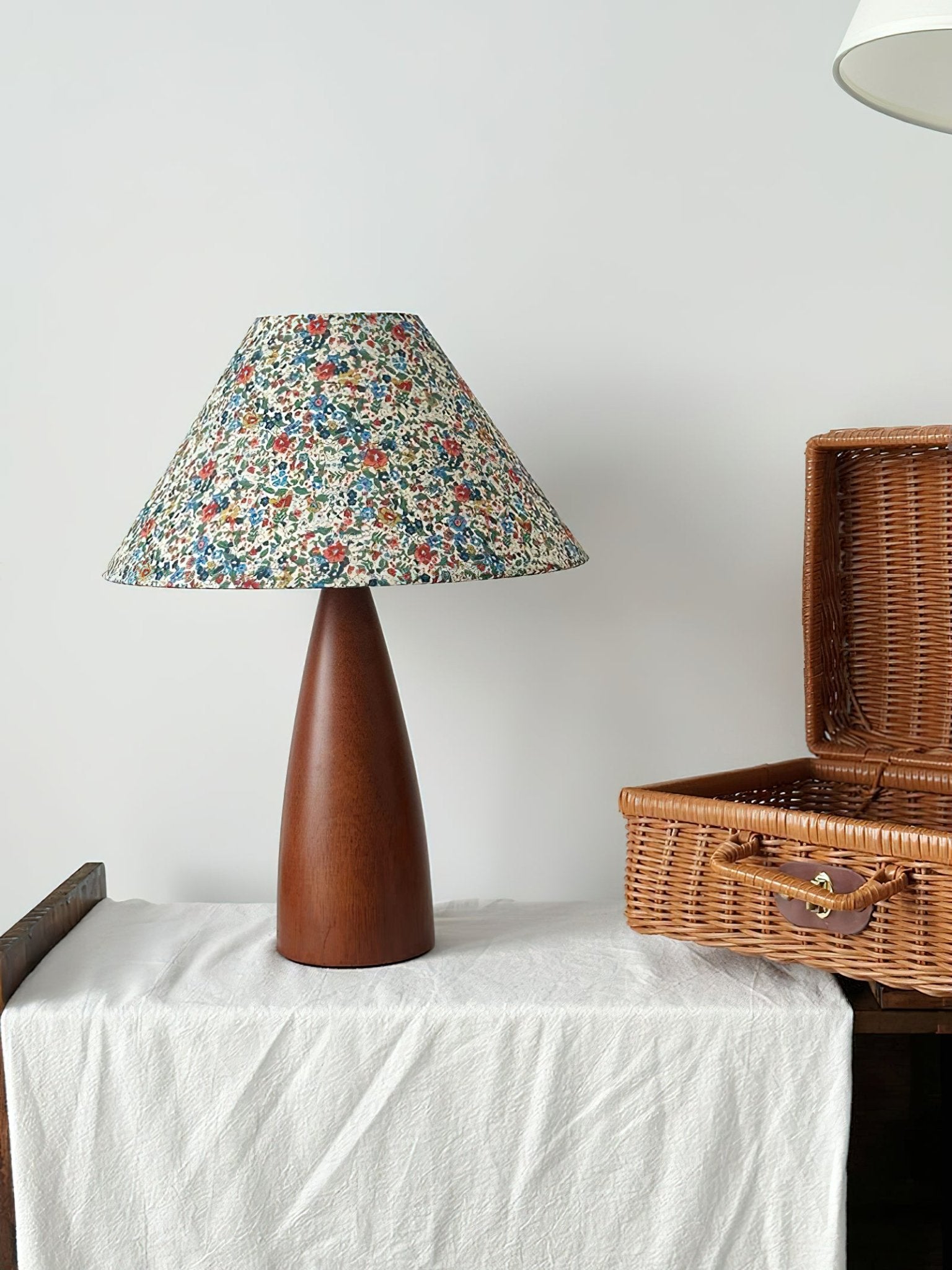 Amelia Blossom Table Lamp - Lumpaz