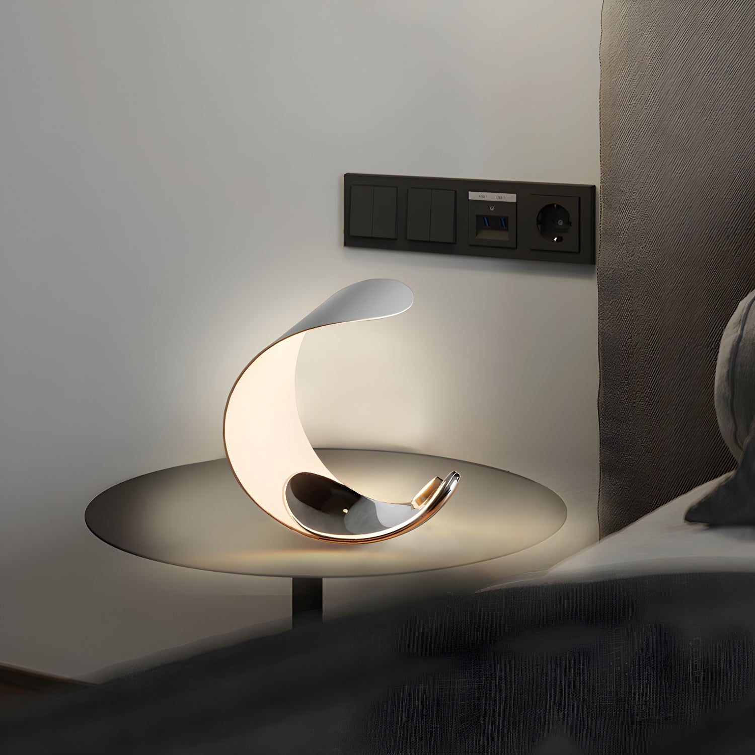 Luna Flow Table Lamp - Lumpaz