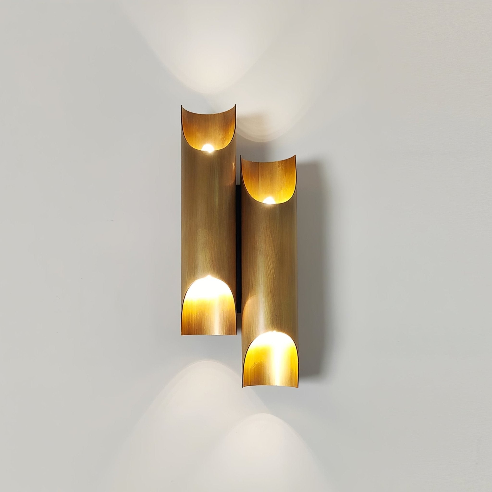 Callahan Brass Wall Lamp - Lumpaz
