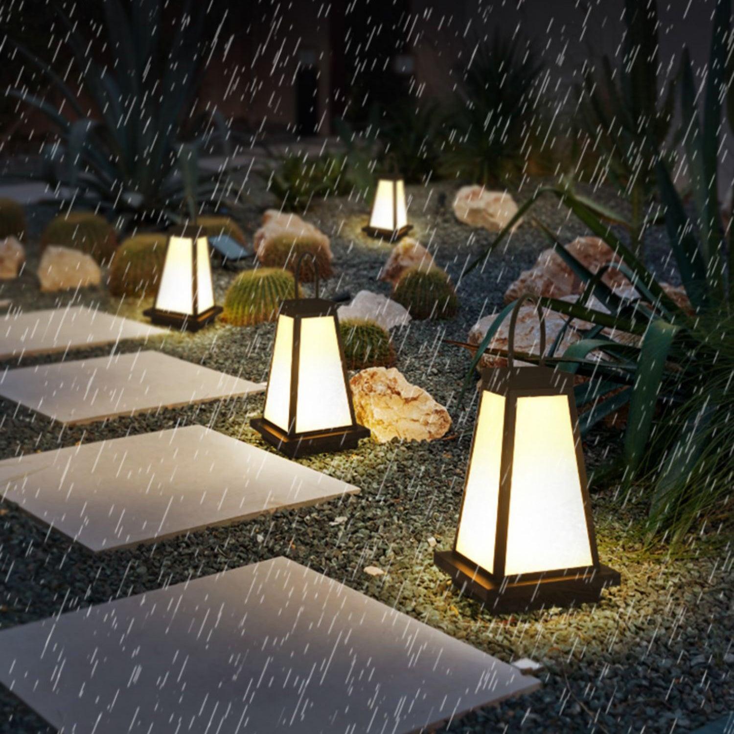 Roam Lantern Solar Outdoor Lamp - Lumpaz