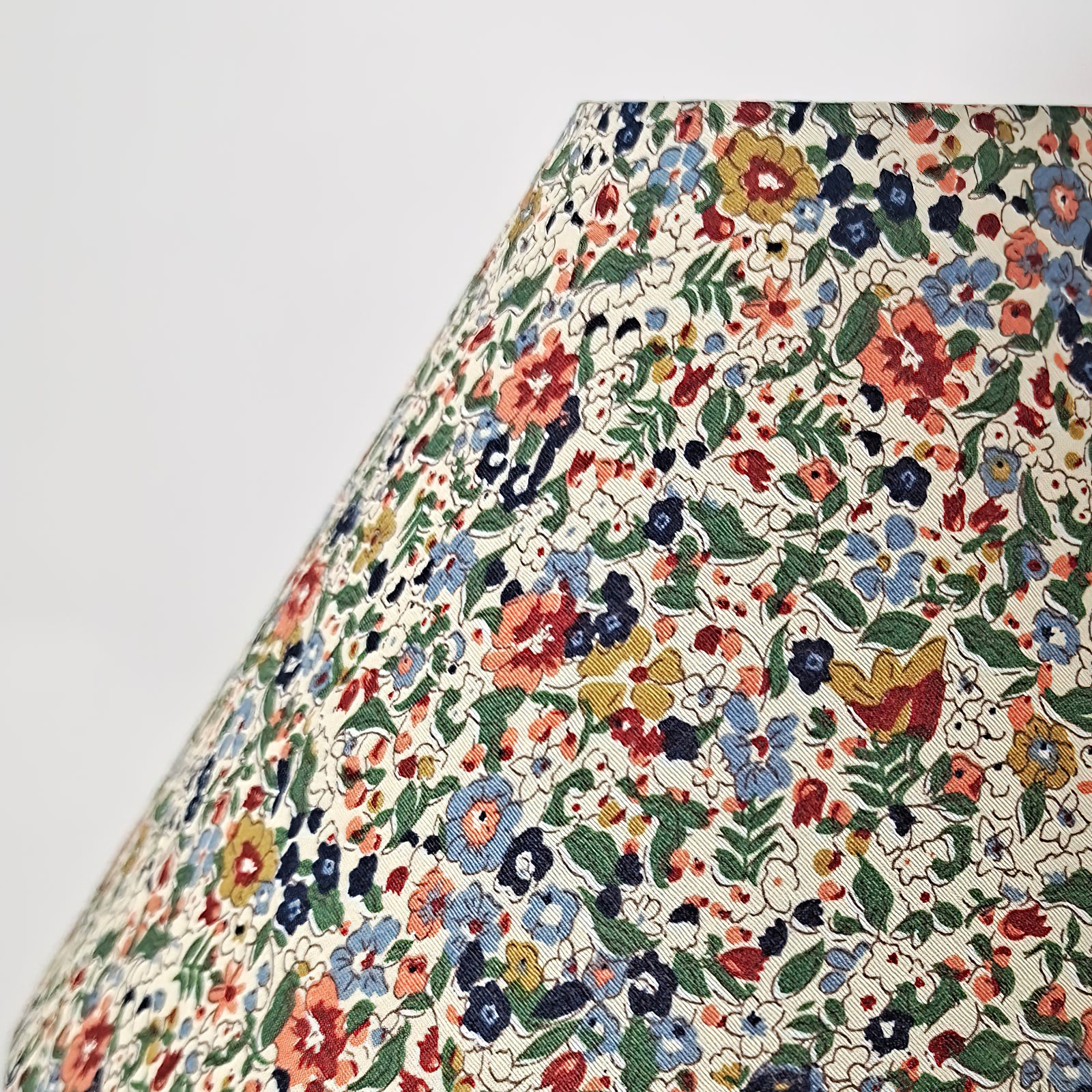 Amelia Blossom Table Lamp - Lumpaz