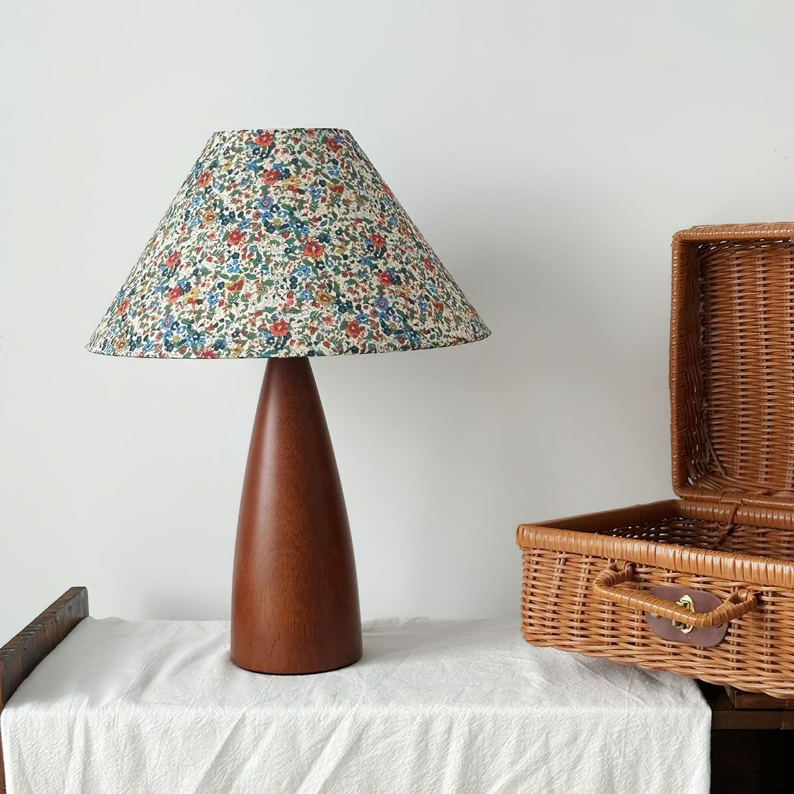 Amelia Blossom Table Lamp - Lumpaz