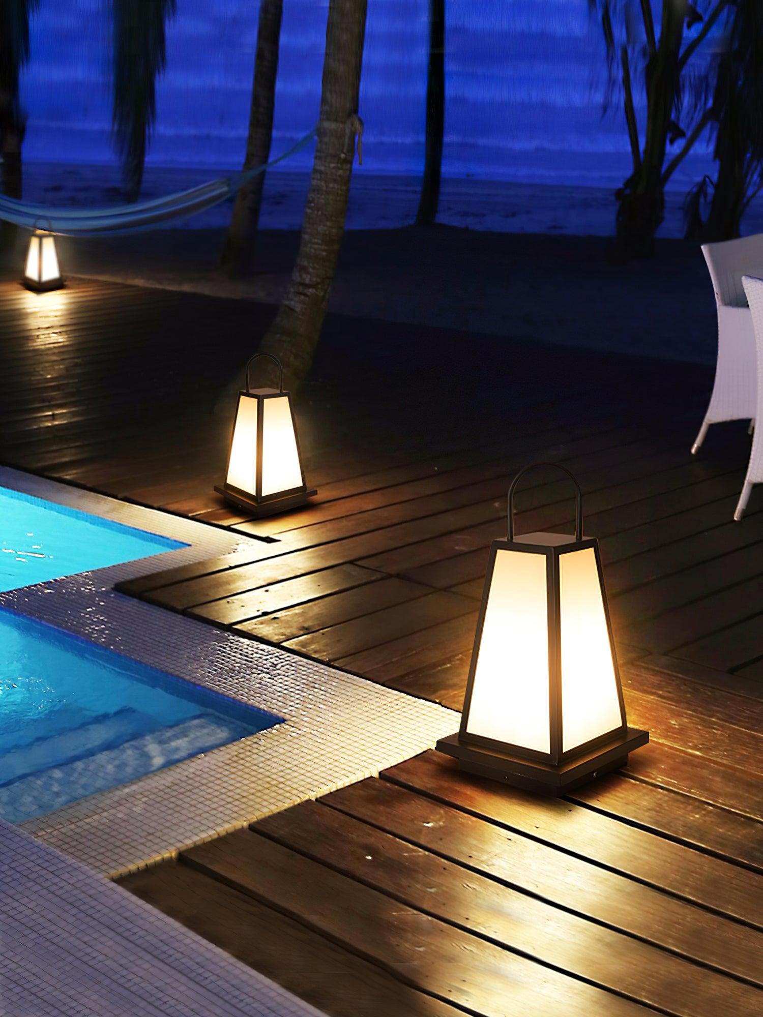 Roam Lantern Solar Outdoor Lamp - Lumpaz