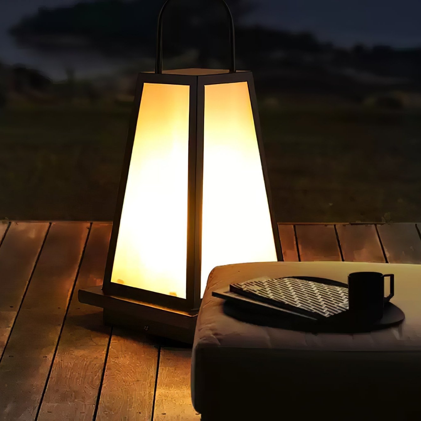 Roam Lantern Solar Outdoor Lamp - Lumpaz