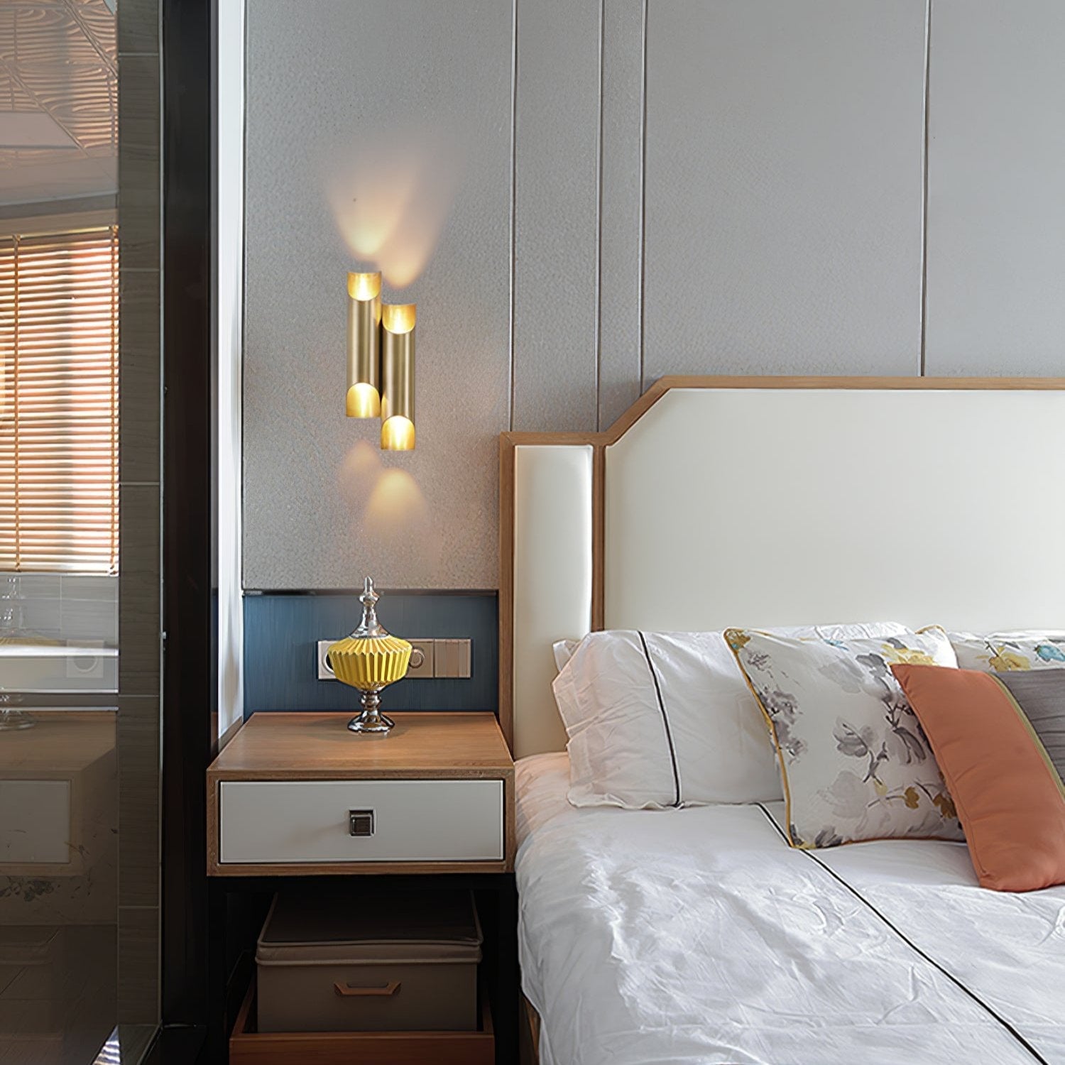 Callahan Brass Wall Lamp - Lumpaz