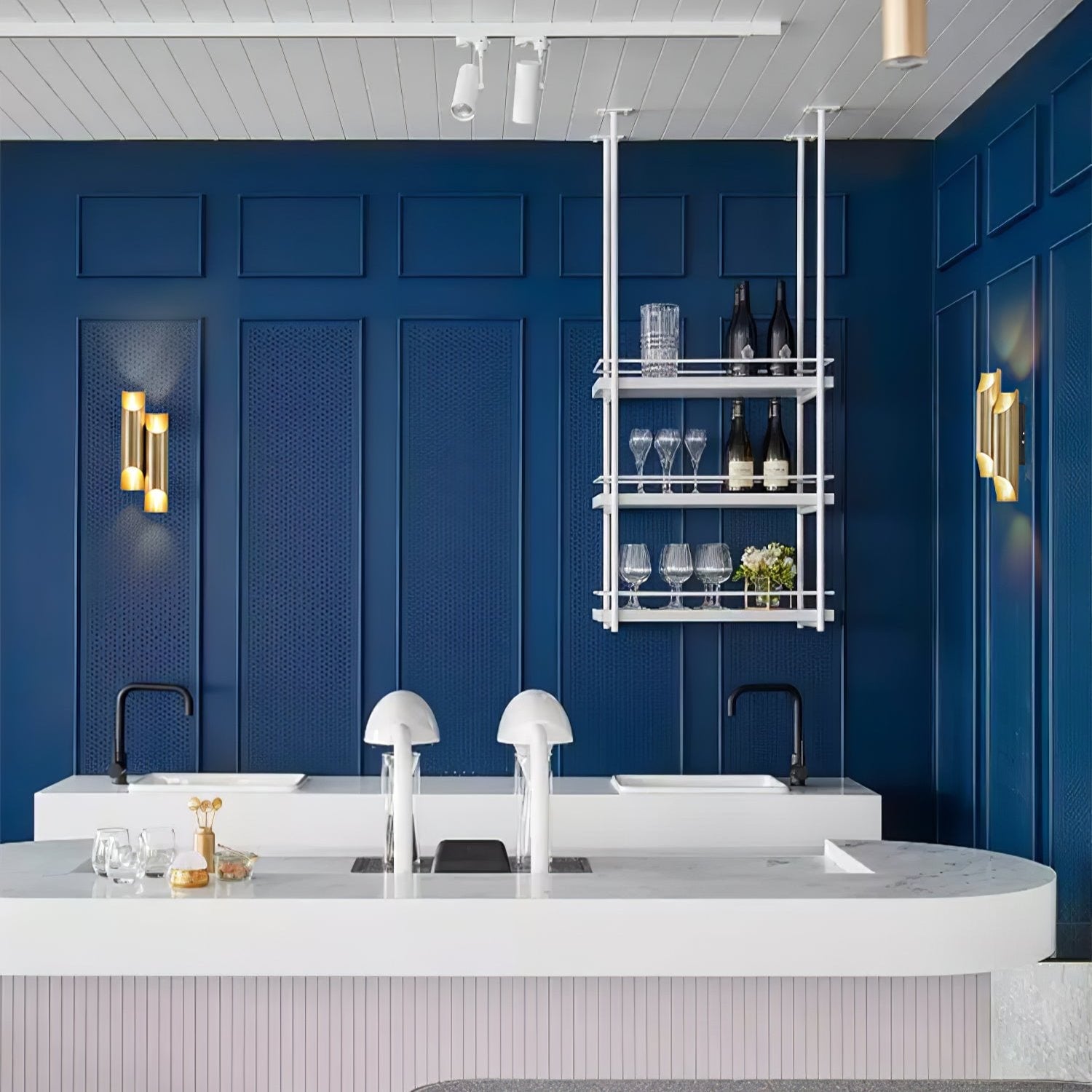 Callahan Brass Wall Lamp - Lumpaz