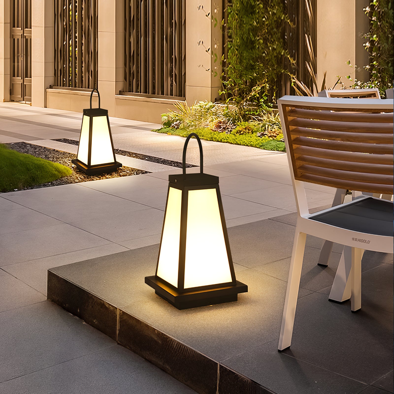 Roam Lantern Solar Outdoor Lamp - Lumpaz
