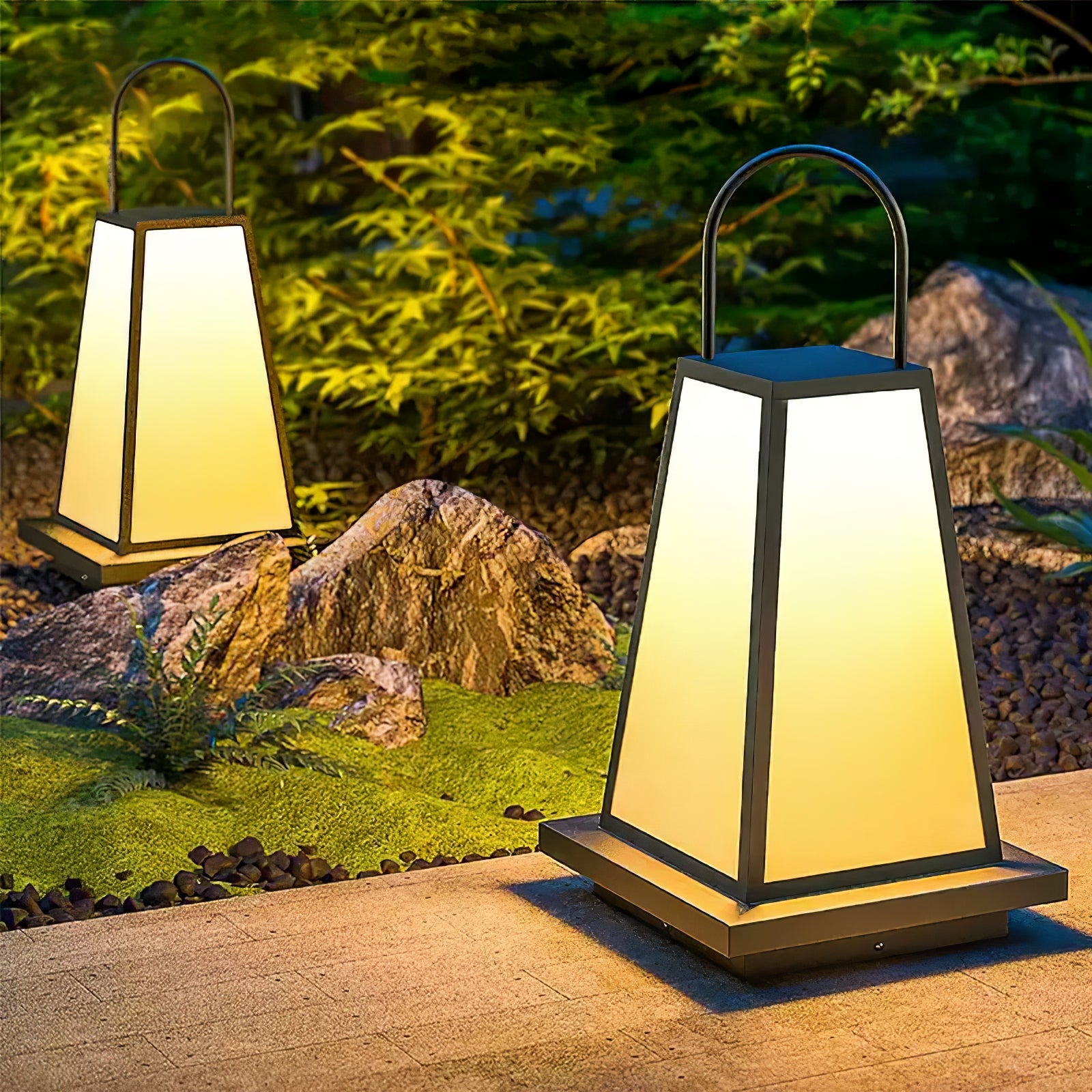 Roam Lantern Solar Outdoor Lamp - Lumpaz