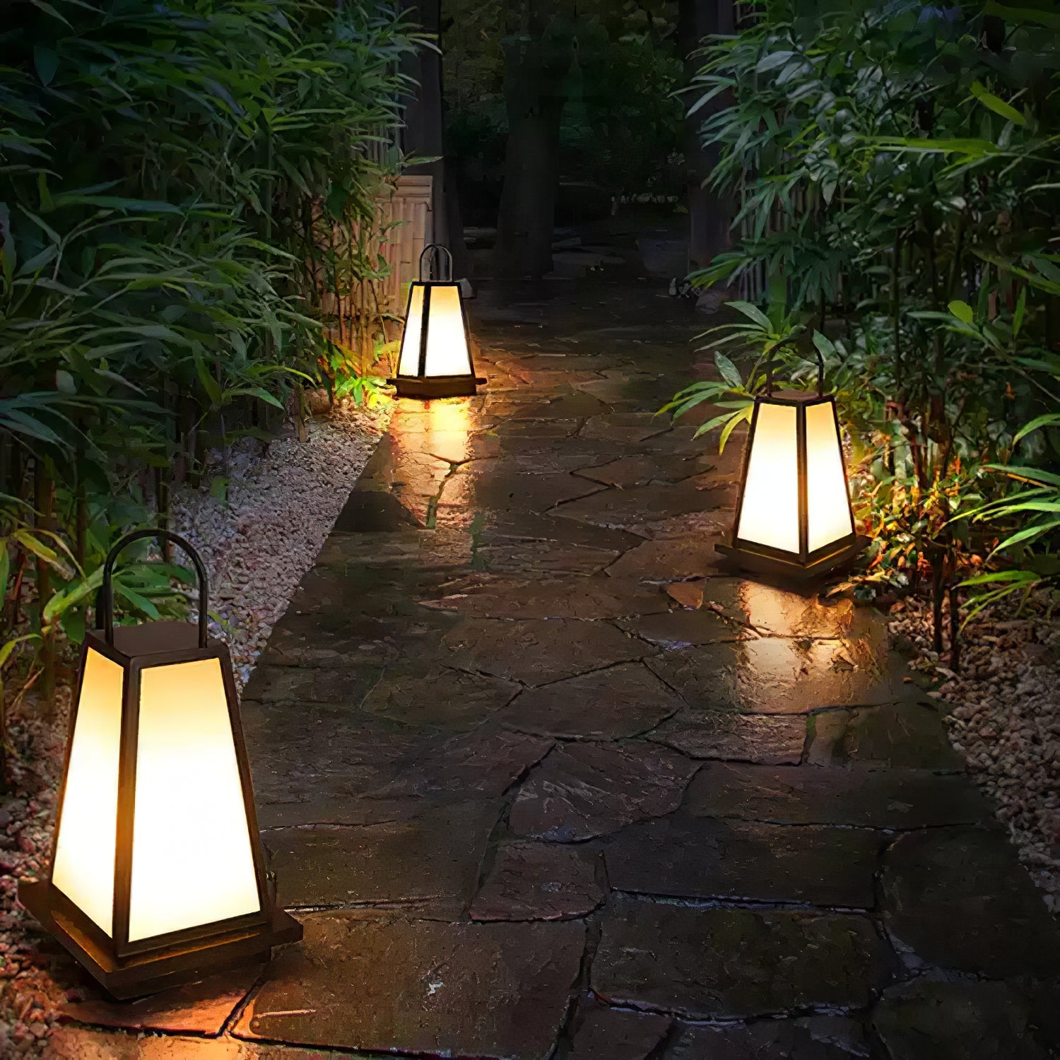 Roam Lantern Solar Outdoor Lamp - Lumpaz