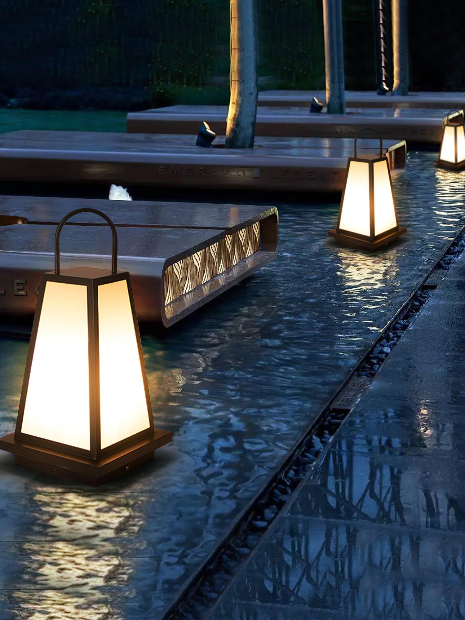 Roam Lantern Solar Outdoor Lamp - Lumpaz