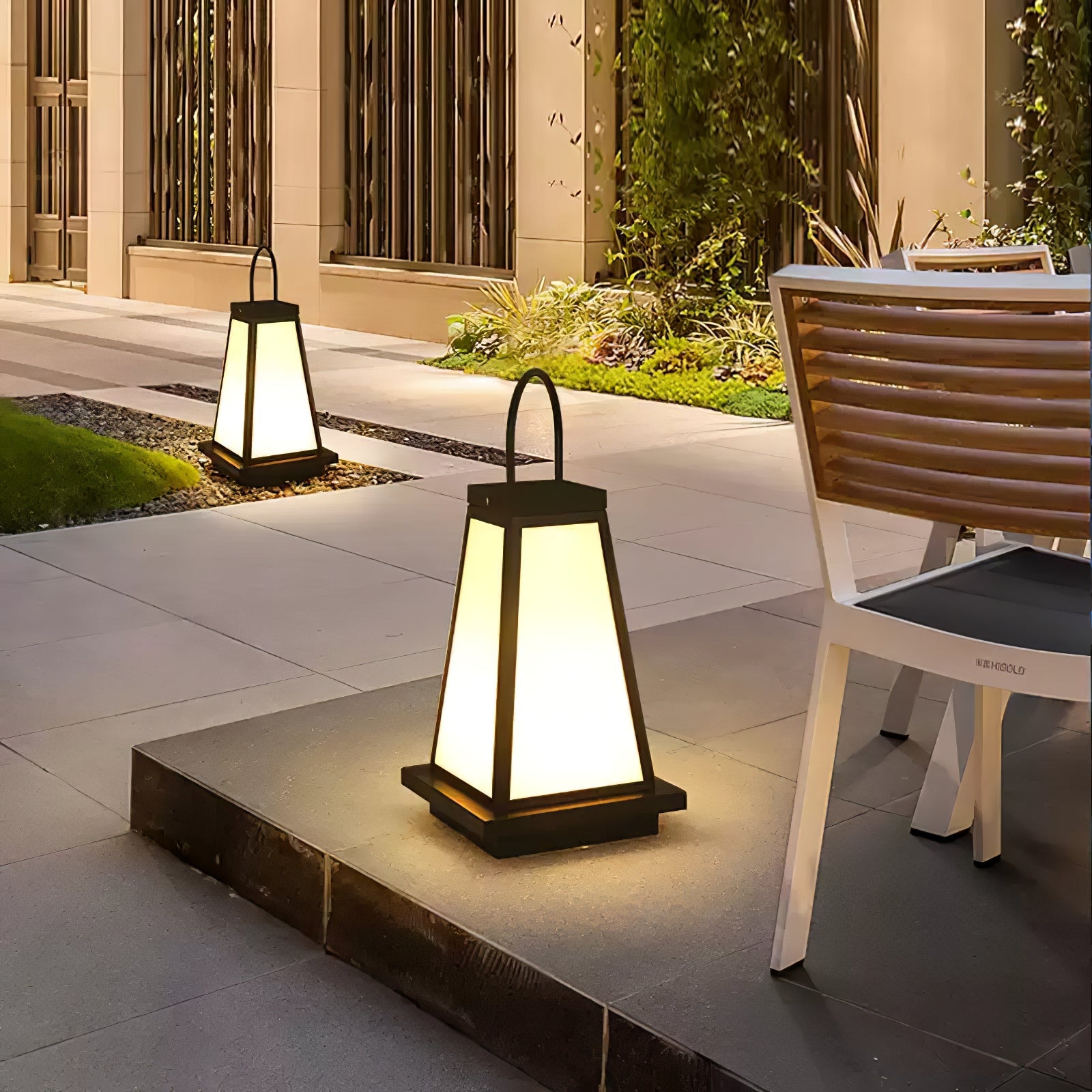 Roam Lantern Solar Outdoor Lamp - Lumpaz