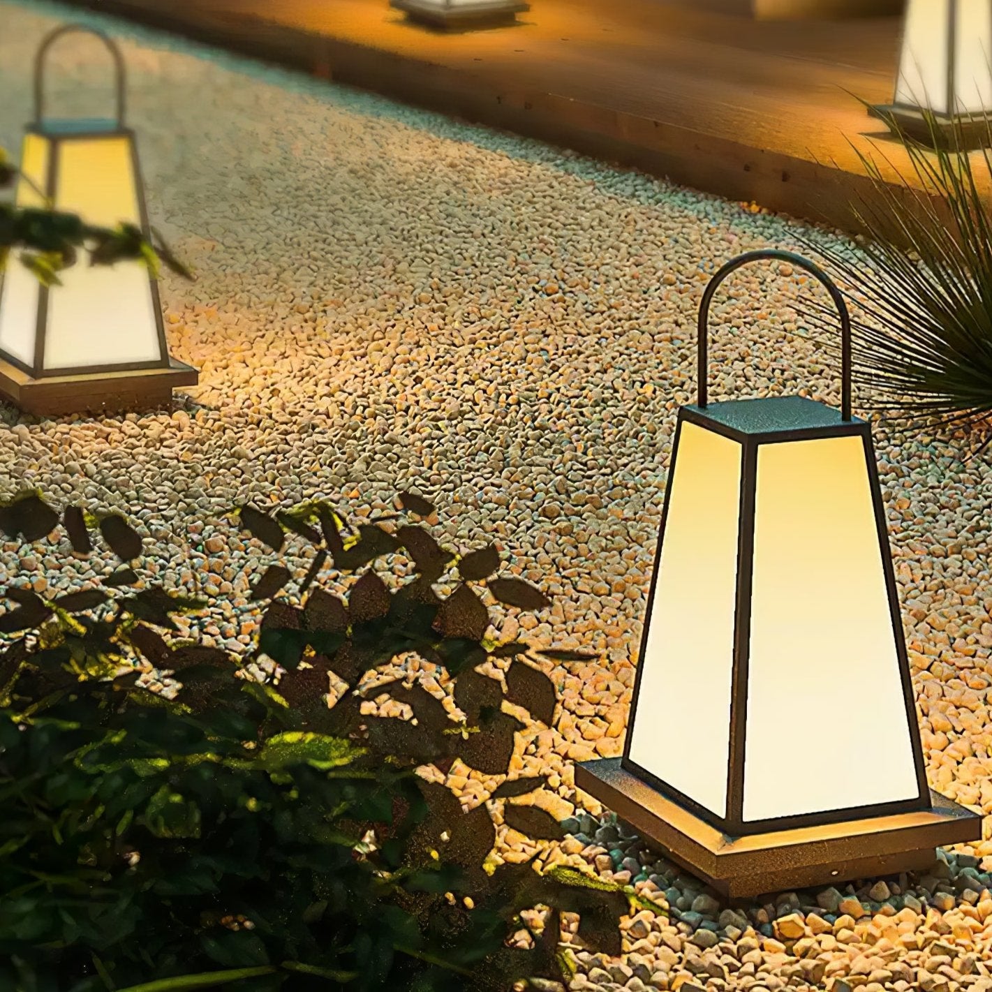 Roam Lantern Solar Outdoor Lamp - Lumpaz