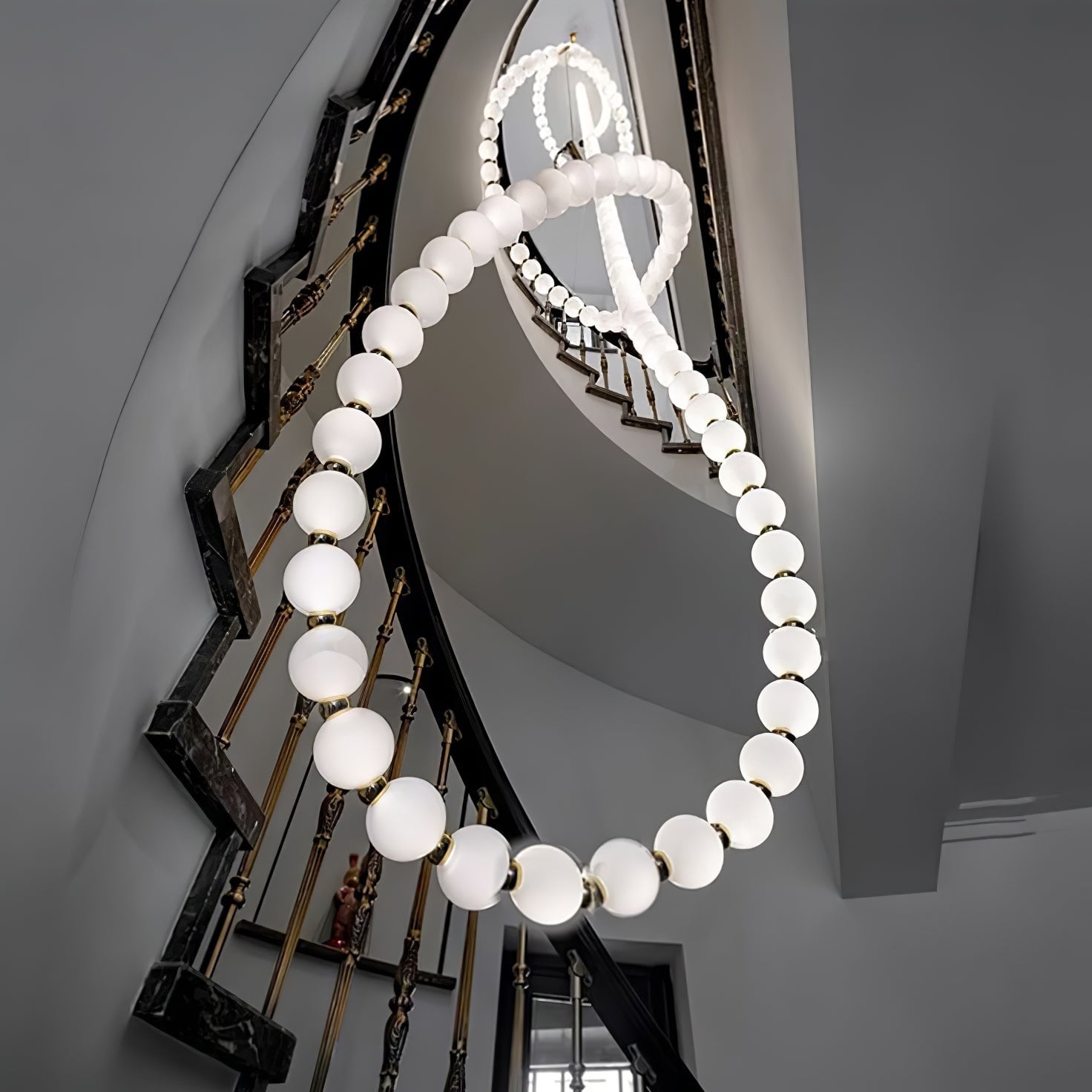 Pearl Necklace Balls Chandelier - Lumpaz