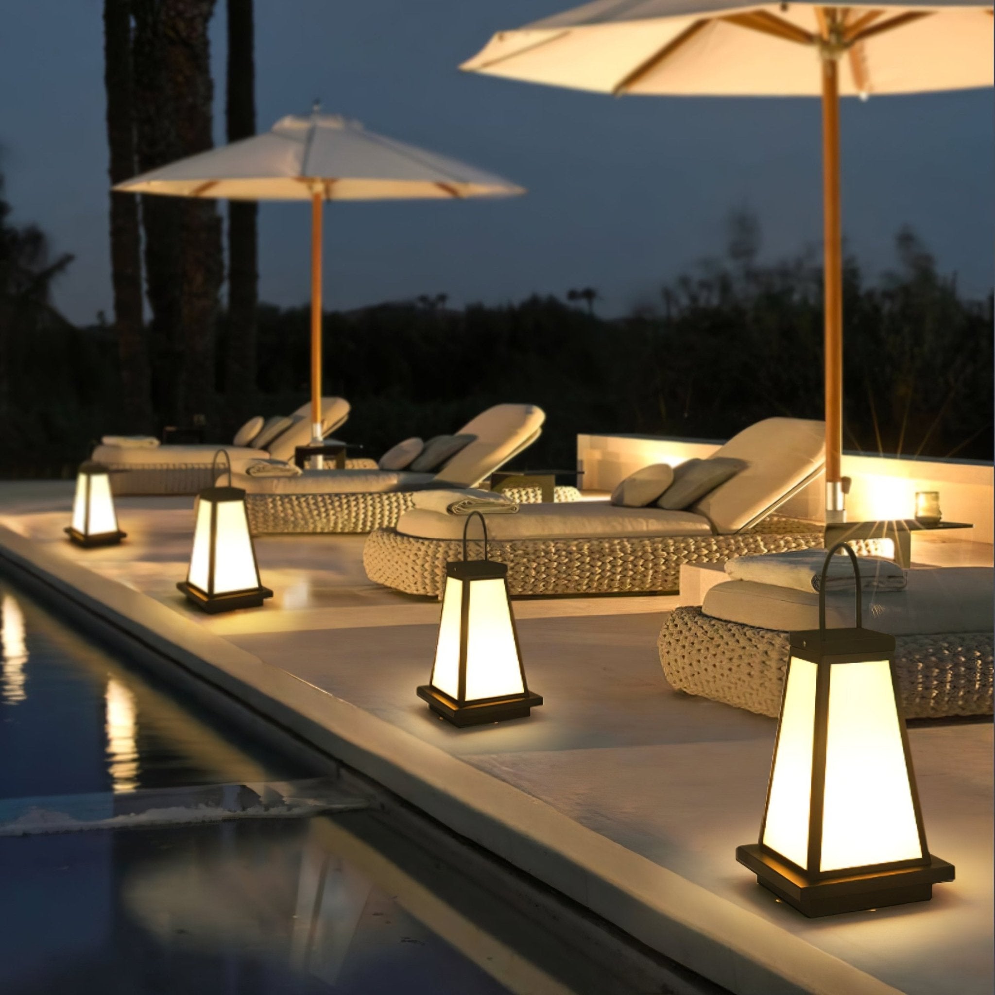 Roam Lantern Solar Outdoor Lamp - Lumpaz