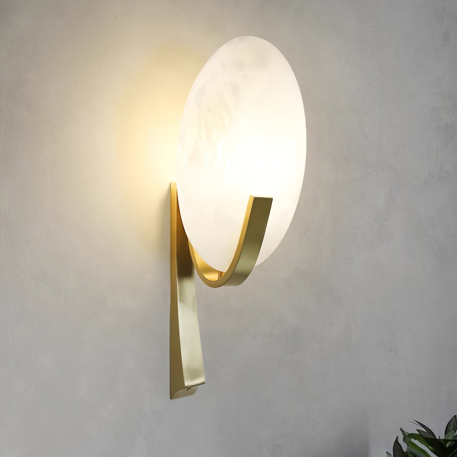 Alice Alabaster Plug-in Wall Lamp - Lumpaz