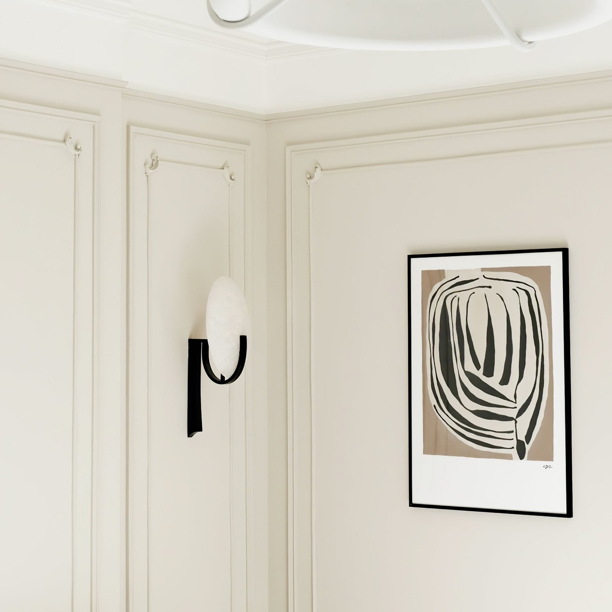 Alice Alabaster Plug-in Wall Lamp - Lumpaz