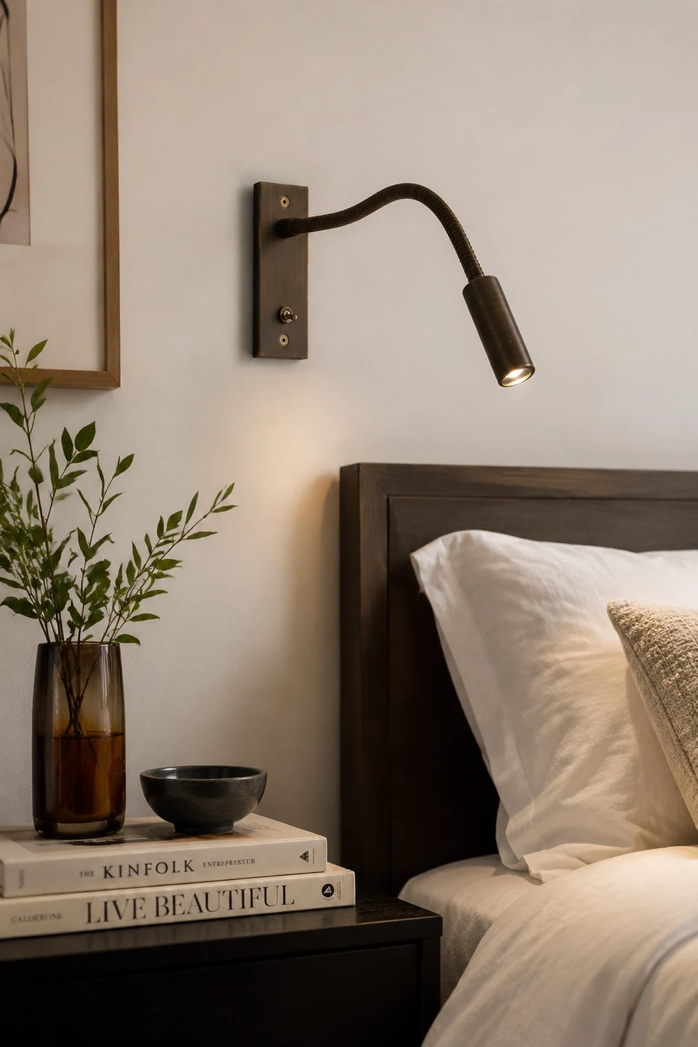 LED Bedroom Art Deco Wall Light - Lumpaz