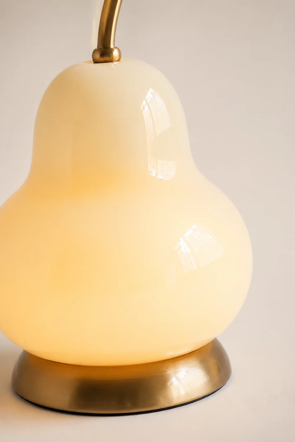 Pear Glass Built-in Battery Table Lamp - Lumpaz
