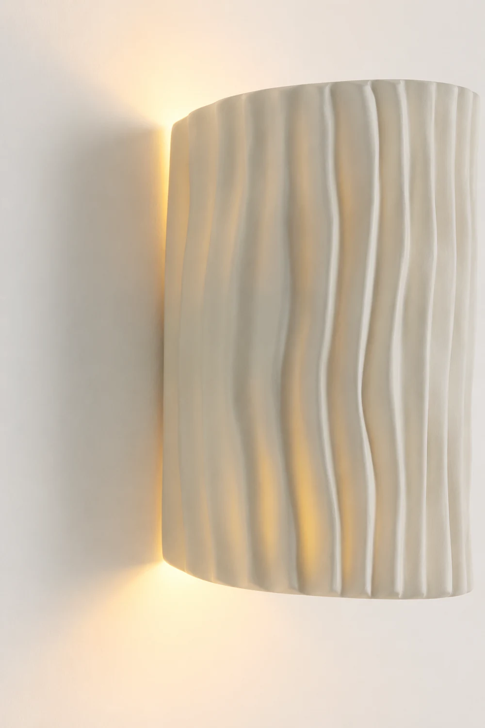 Pleated Resin Wall Lamp - Lumpaz