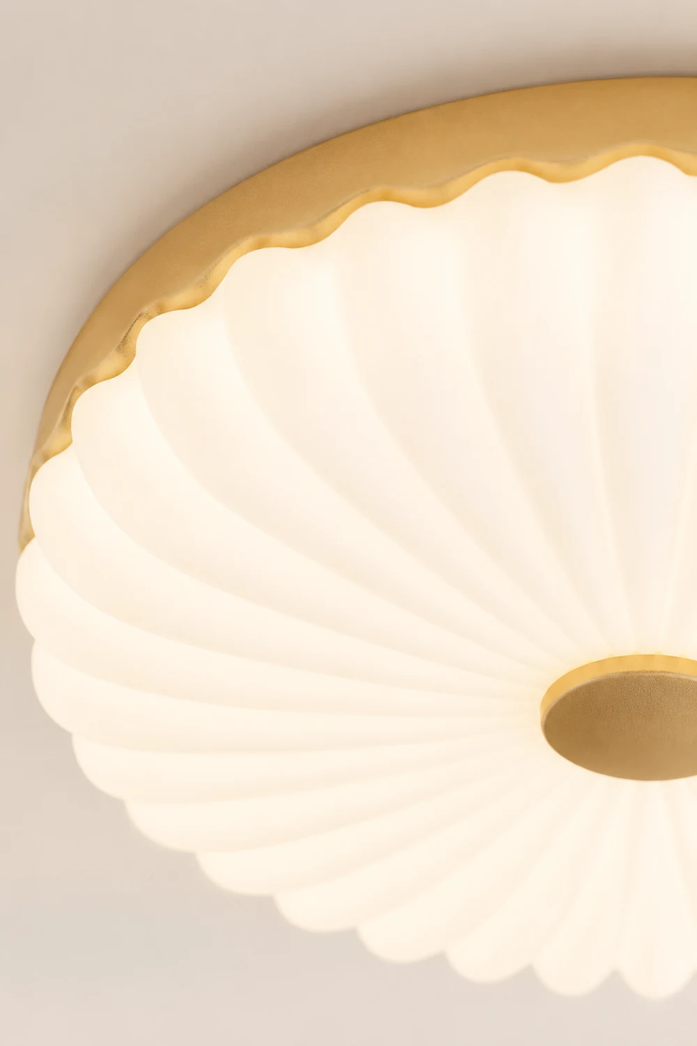Vintage White Round LED Ceiling Light - Lumpaz