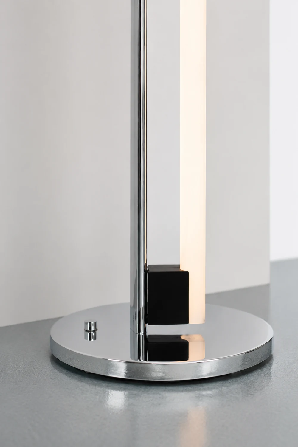 Tube Light Floor Lamp - Lumpaz