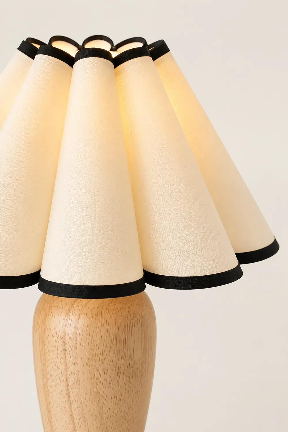 Vintage Fluted Table Lamp - Lumpaz
