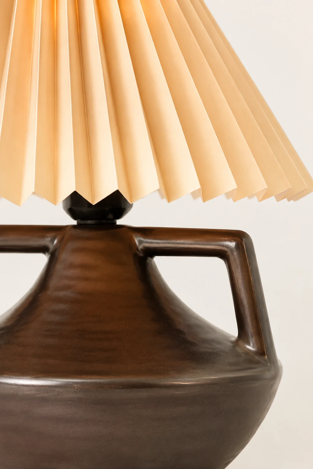 Navia Pleated Table Lamp - Lumpaz