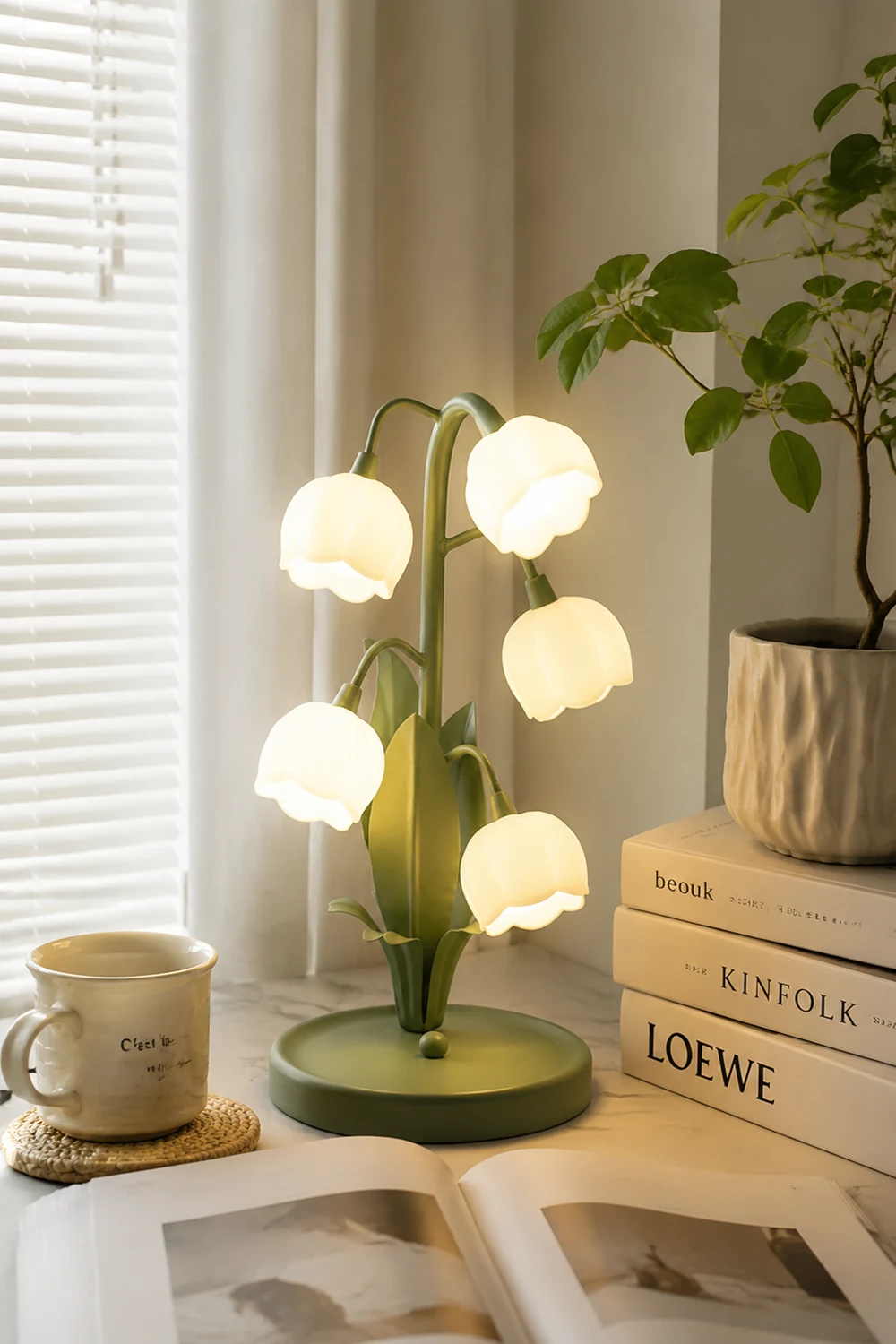 Bell Orchid Table Lamp - Lumpaz