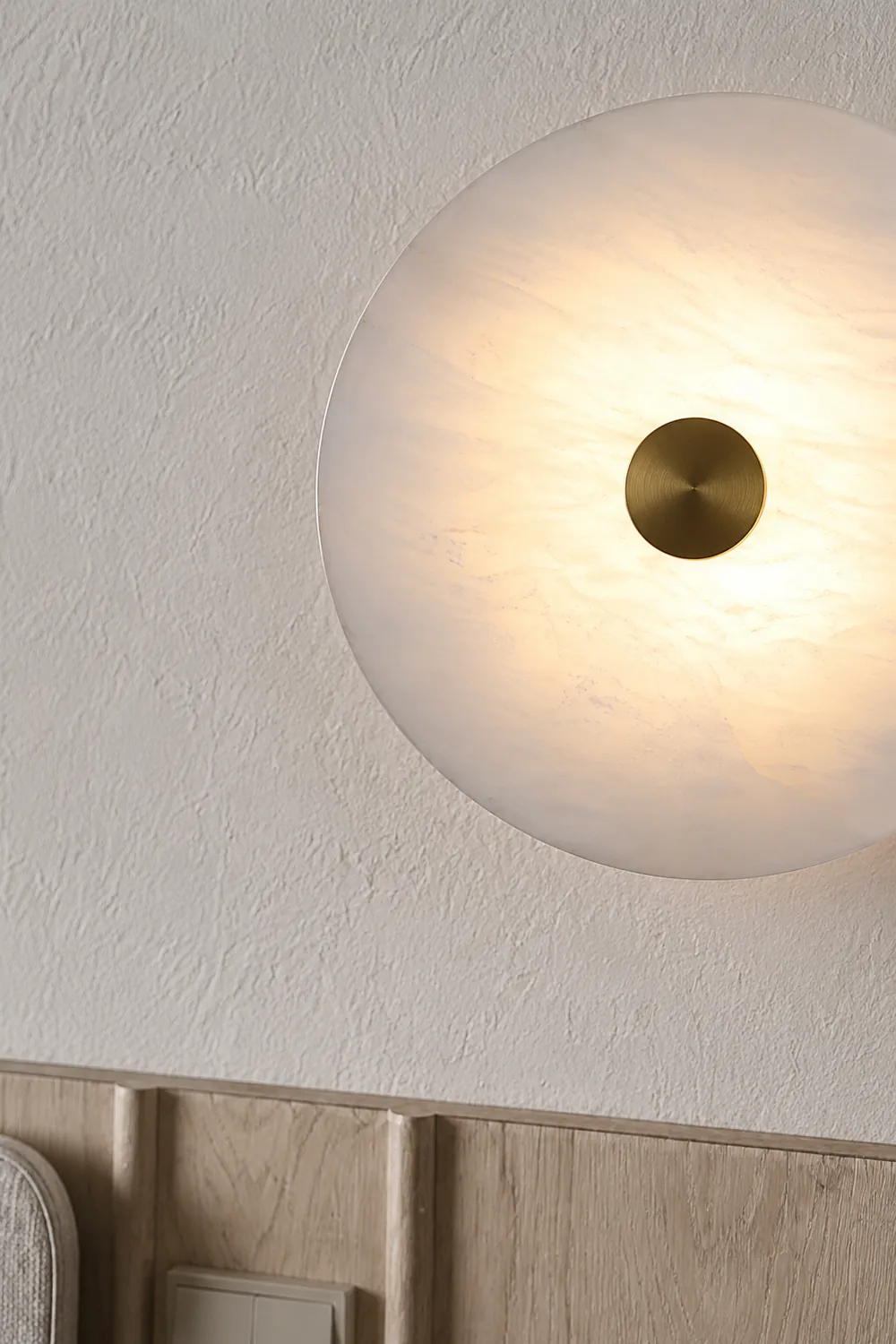 Disc Shaped Alabaster Wall Light - Lumpaz
