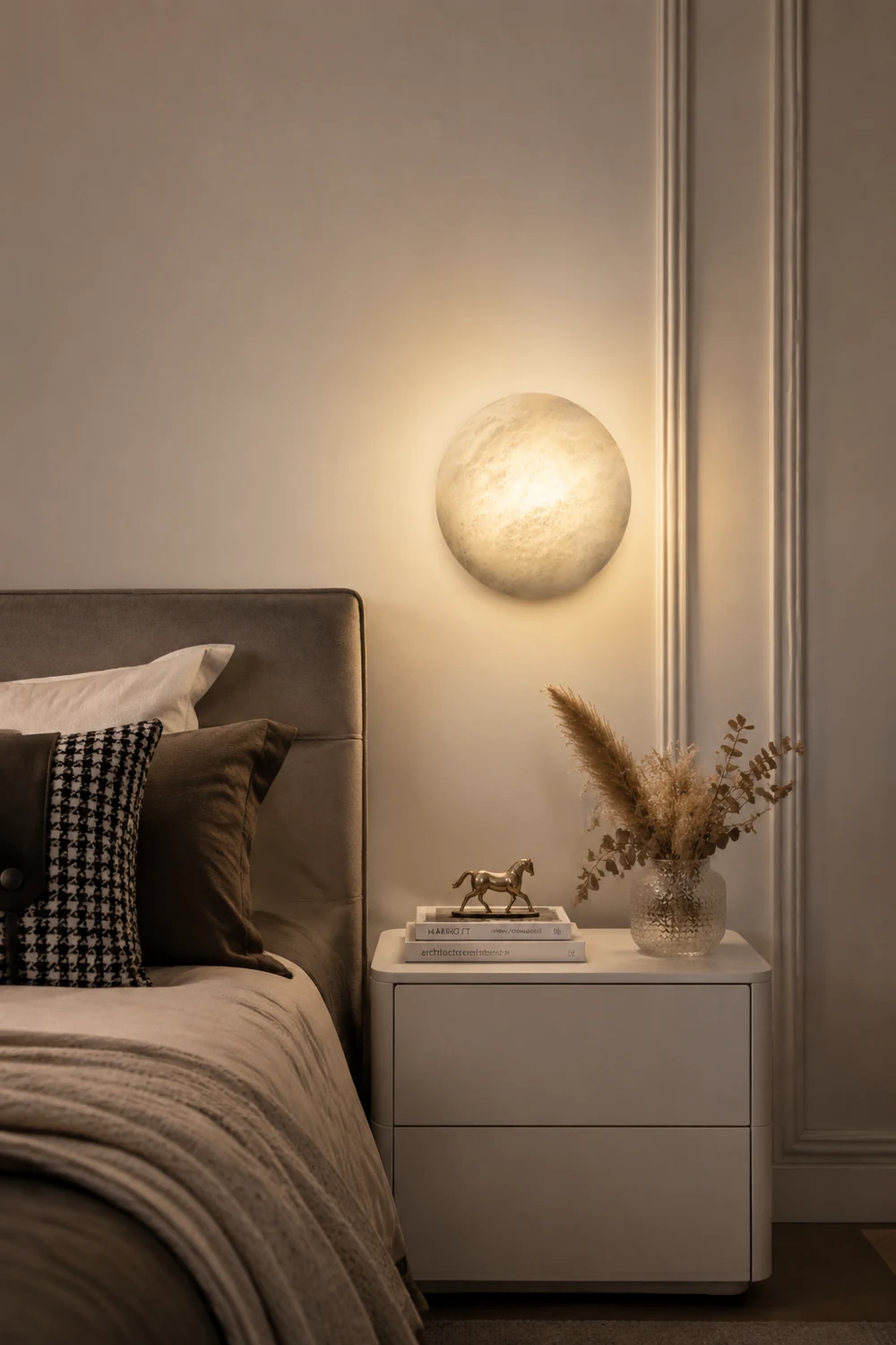 Lunar Glow Alabaster Wall Light - Lumpaz
