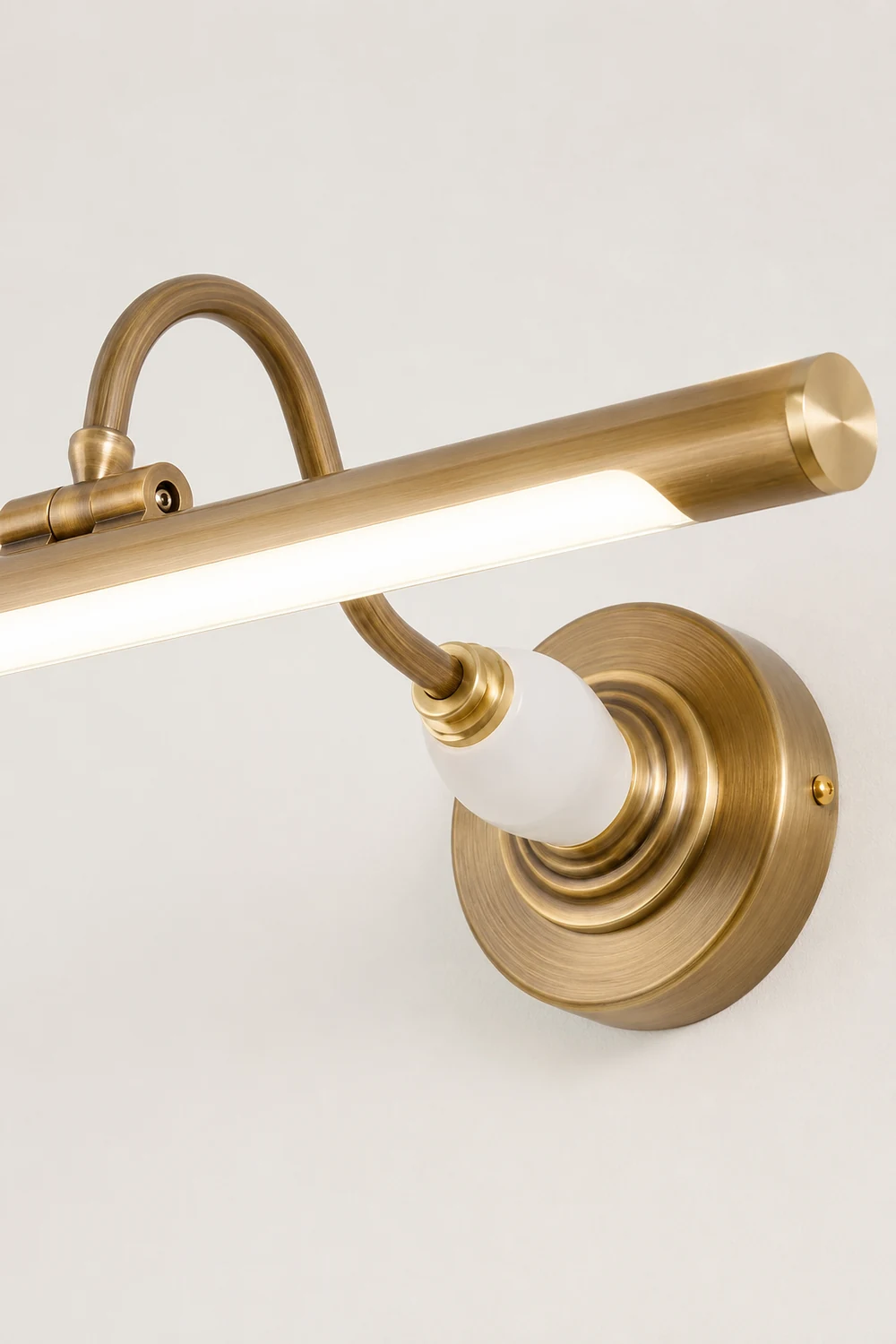 Archer Art Linear Wall Light - Lumpaz